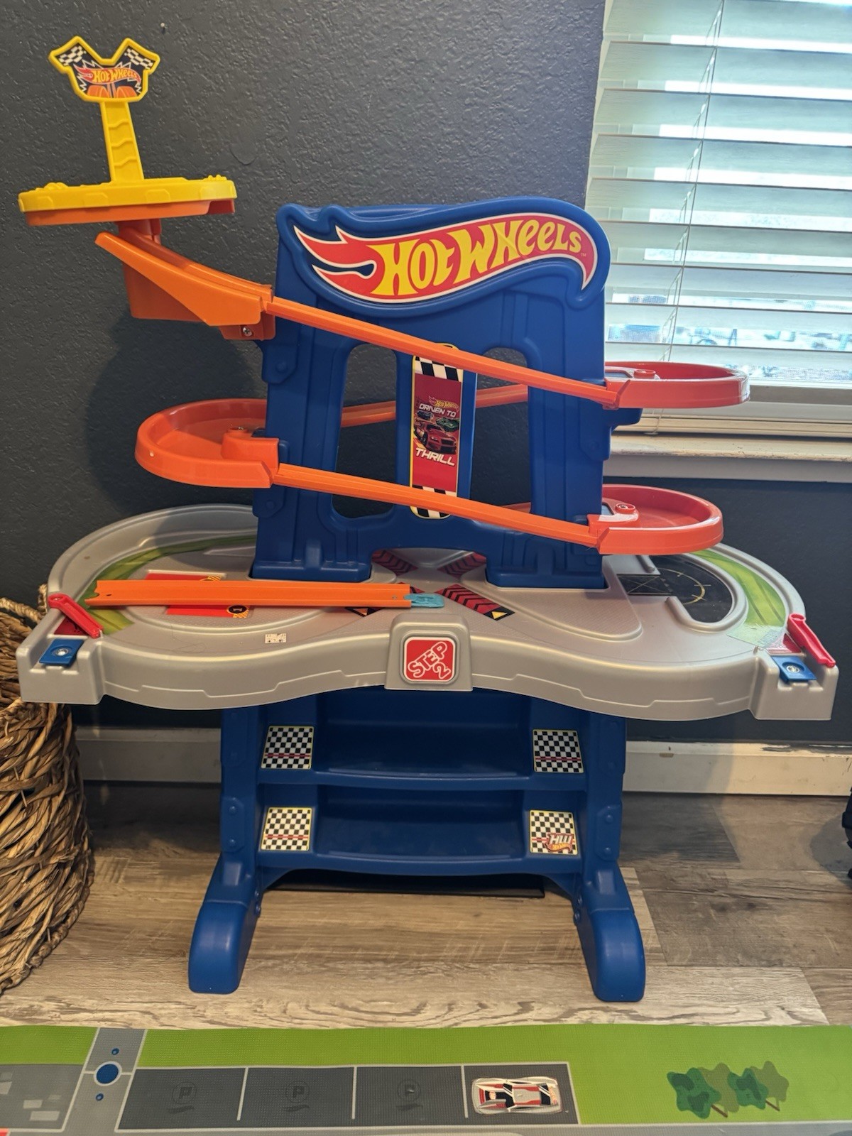 Step 2 Hot Wheels Road Rally Raceway Car Track Play Table Step2
