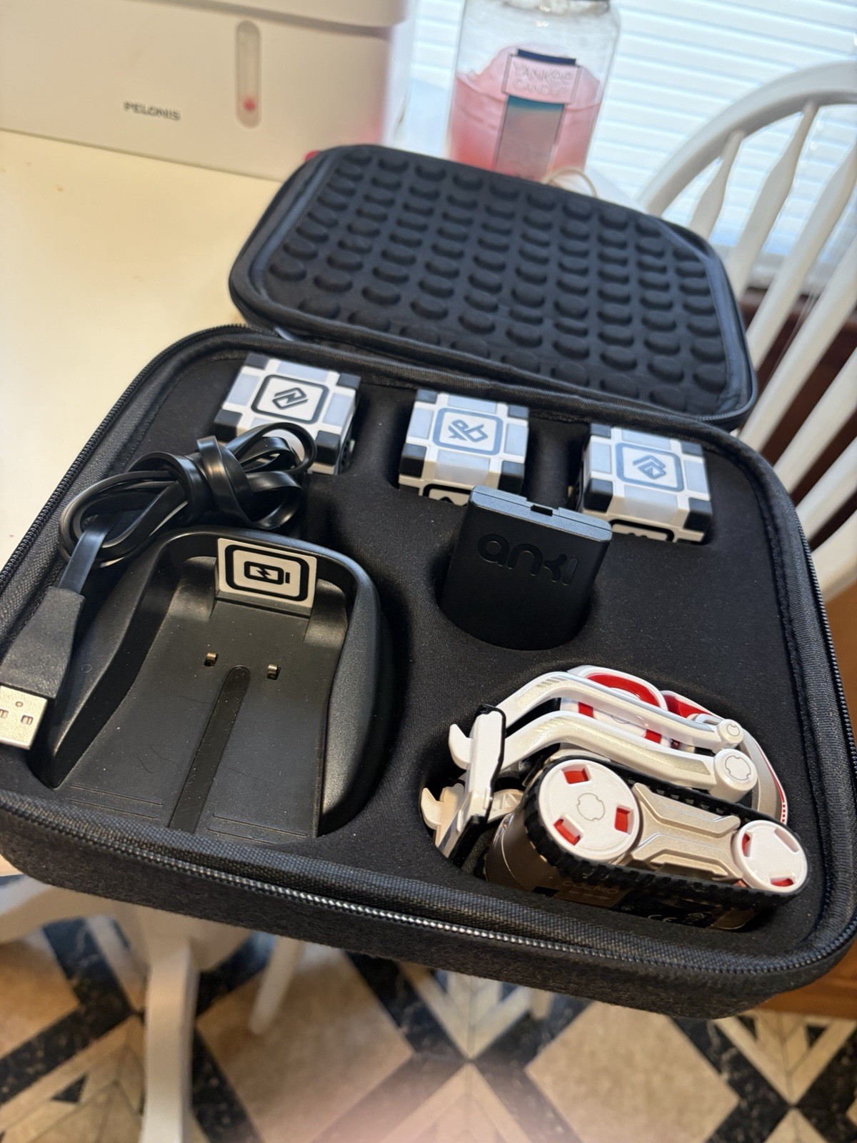 Cozmo Robot By Anki Gen 2 600mah Upgrade. With Case Full Set Read!!