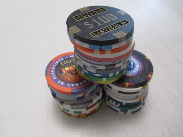 33 Casino Gaming Poker Chip Lot Las Vegas $1 New & Used Chipco Paulson Clay room