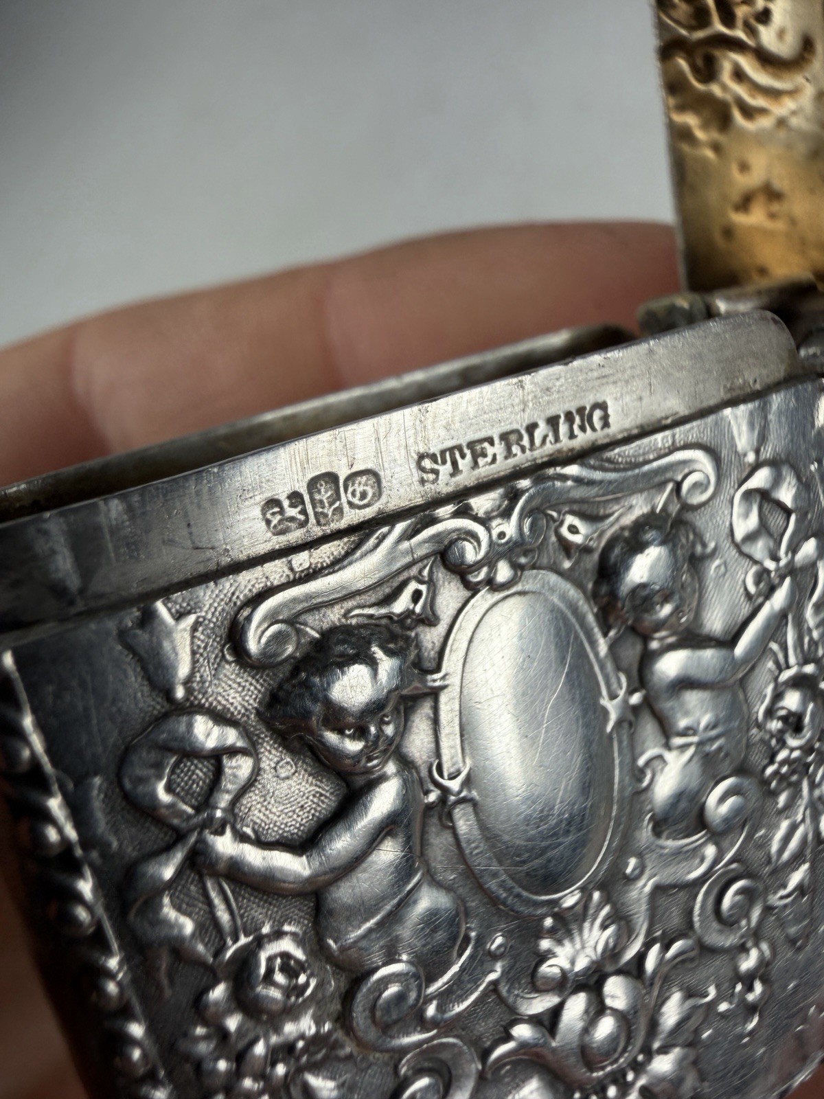 Antique Victorian Sterling Silver Repoussé Match Safe Vesta Case Late 1800s