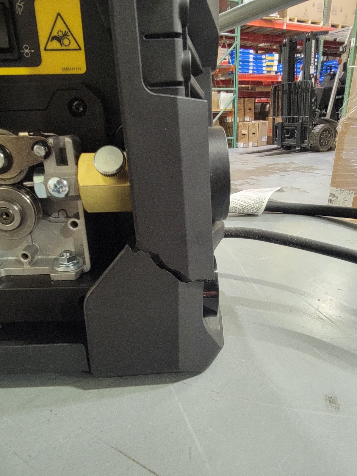 Damaged ESAB Rogue EMP PRO 210 Multi Process Welder (0700301085)