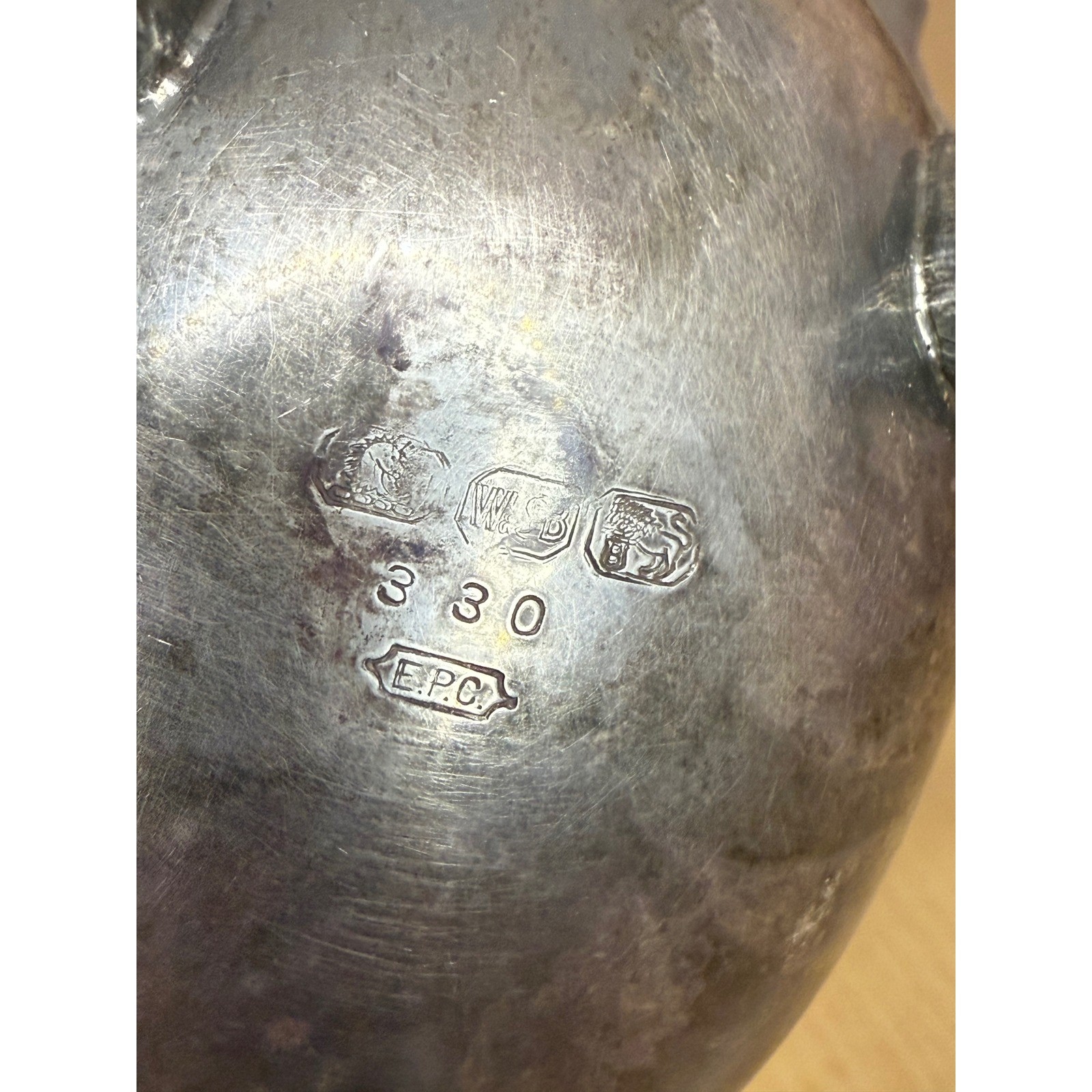 Wallace Silversmiths 330 EPC Silver Plate Gravy Boat Sauce Server Lion Paw Feet