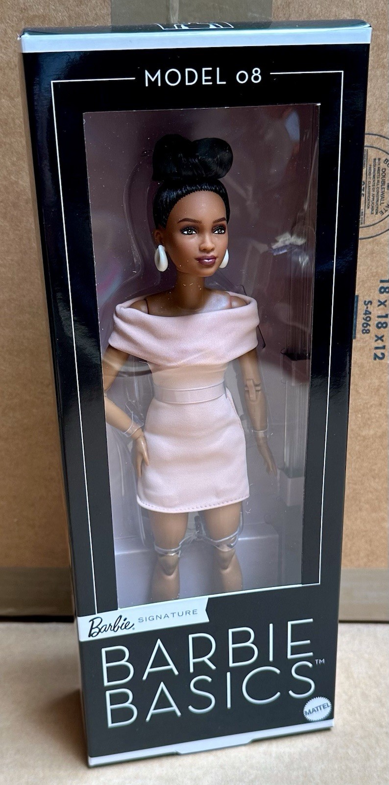 Barbie Signature 2026 Basics Model 08 Collectible Fashion Doll JJX27 NEW