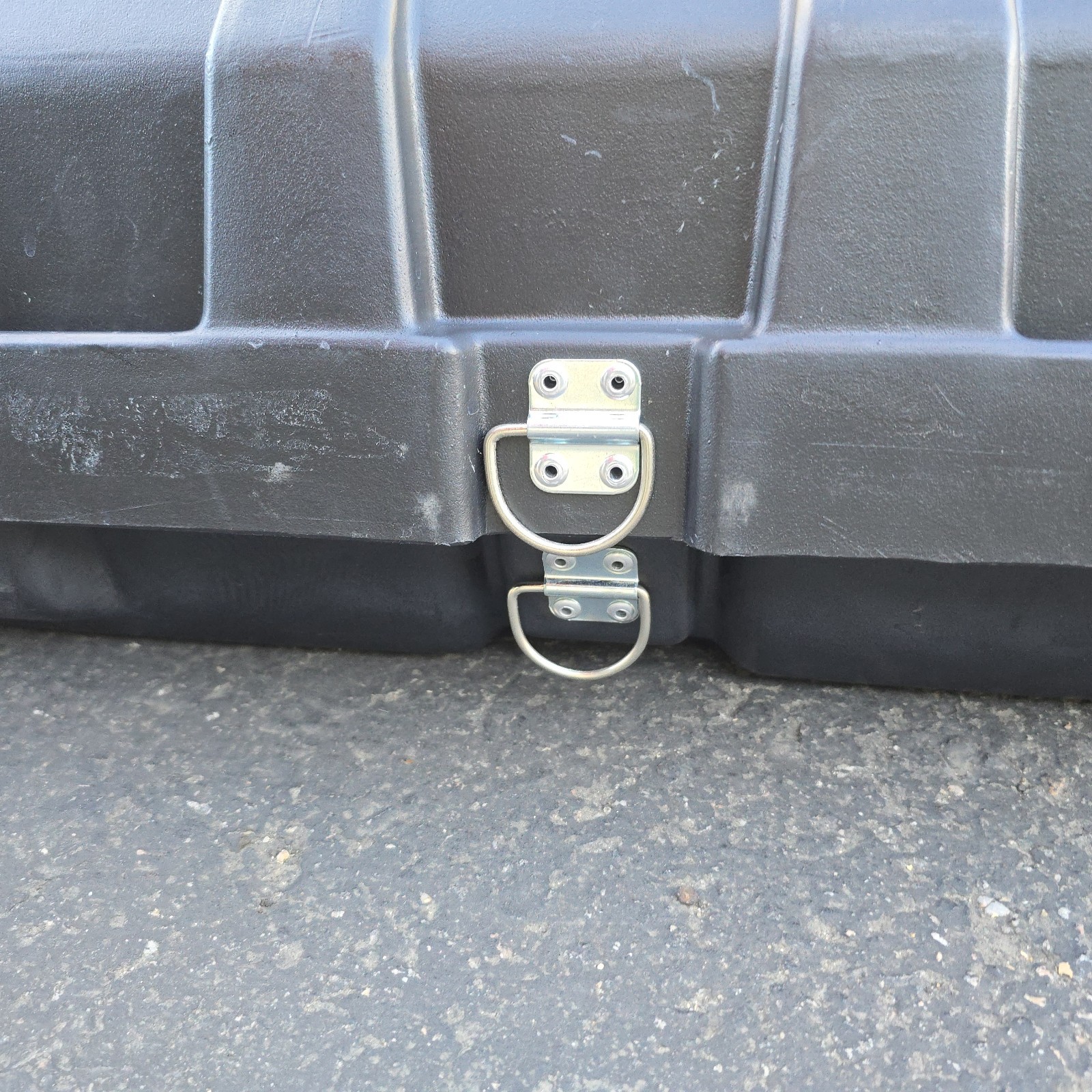 Thule Roundtrip Transition Hard Bike Travel Case - lightly used, straps, wheels