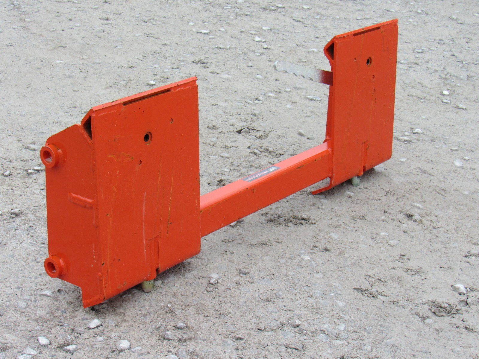 Kubota Tractor LA524 and LA525 Loader to Skid Steer Quick Attach Adapter 835160