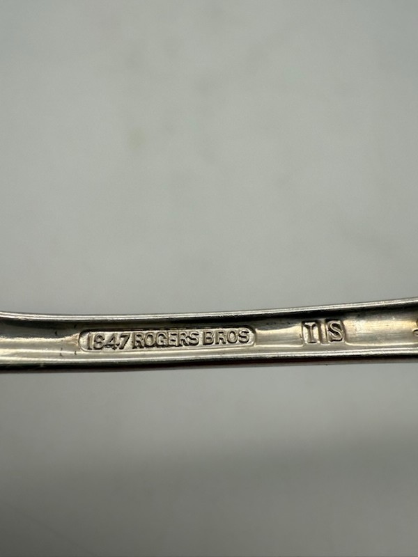 Set of 4 1847 Rogers Bros Daffodil Silver Plate Teaspoons 6"