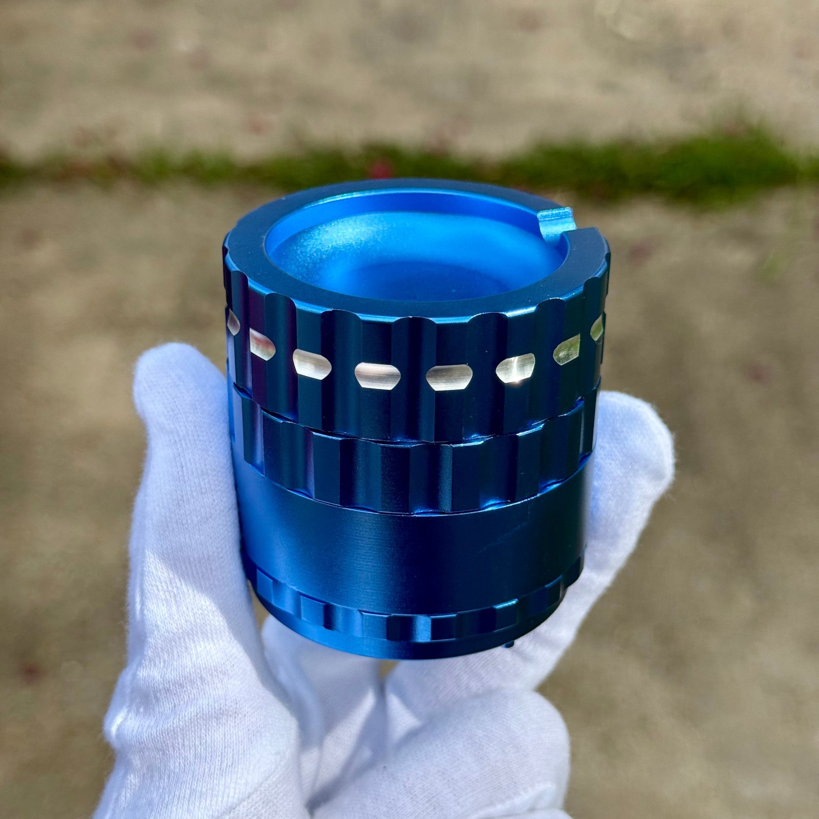 2.5 inch Ashtray Herb Grinder Spice Crusher (blue)