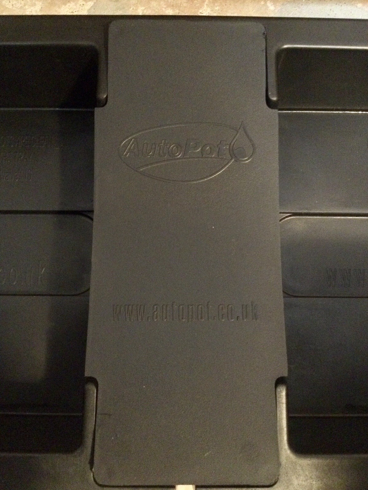 AutoPot easy2grow ~ 3.9 Gal. Pots w/1 Tray & Lid ~ Replacement/Expansion ~ New