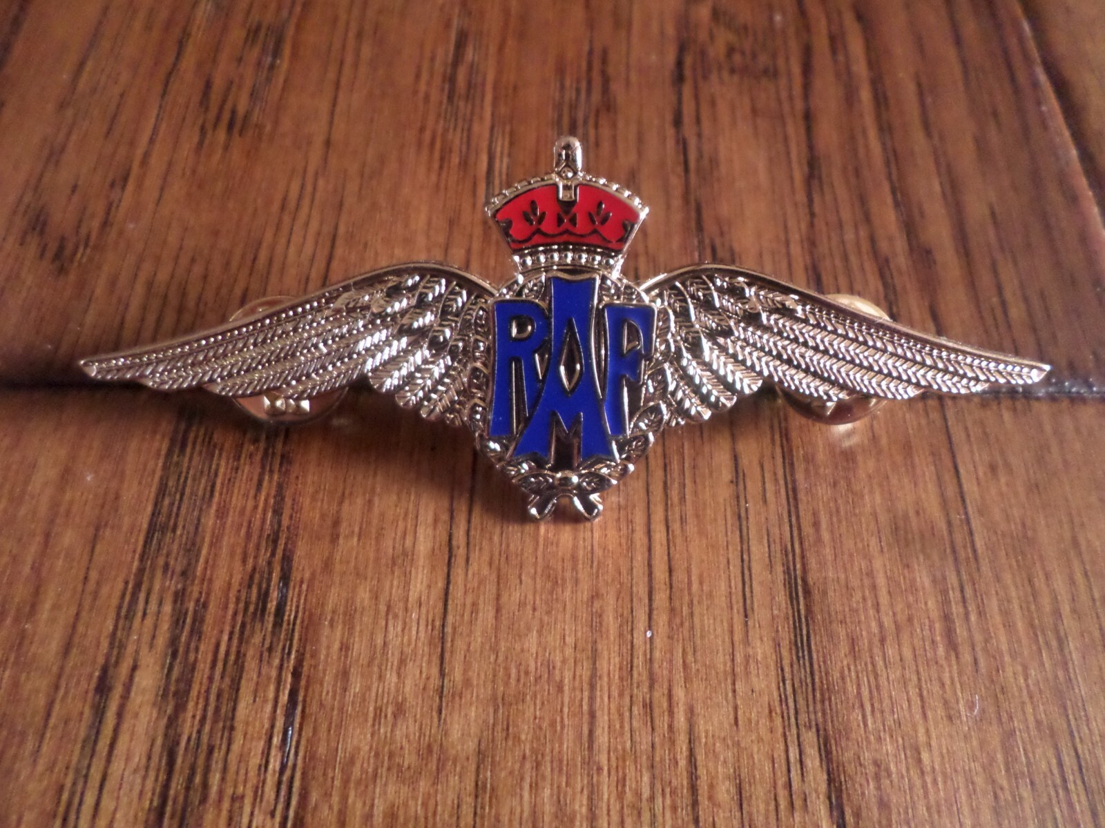 BRITISH ROYAL AIR FORCE MILITARY WINGS BADGE 3 1/4" DOUBLE POST METAL PIN