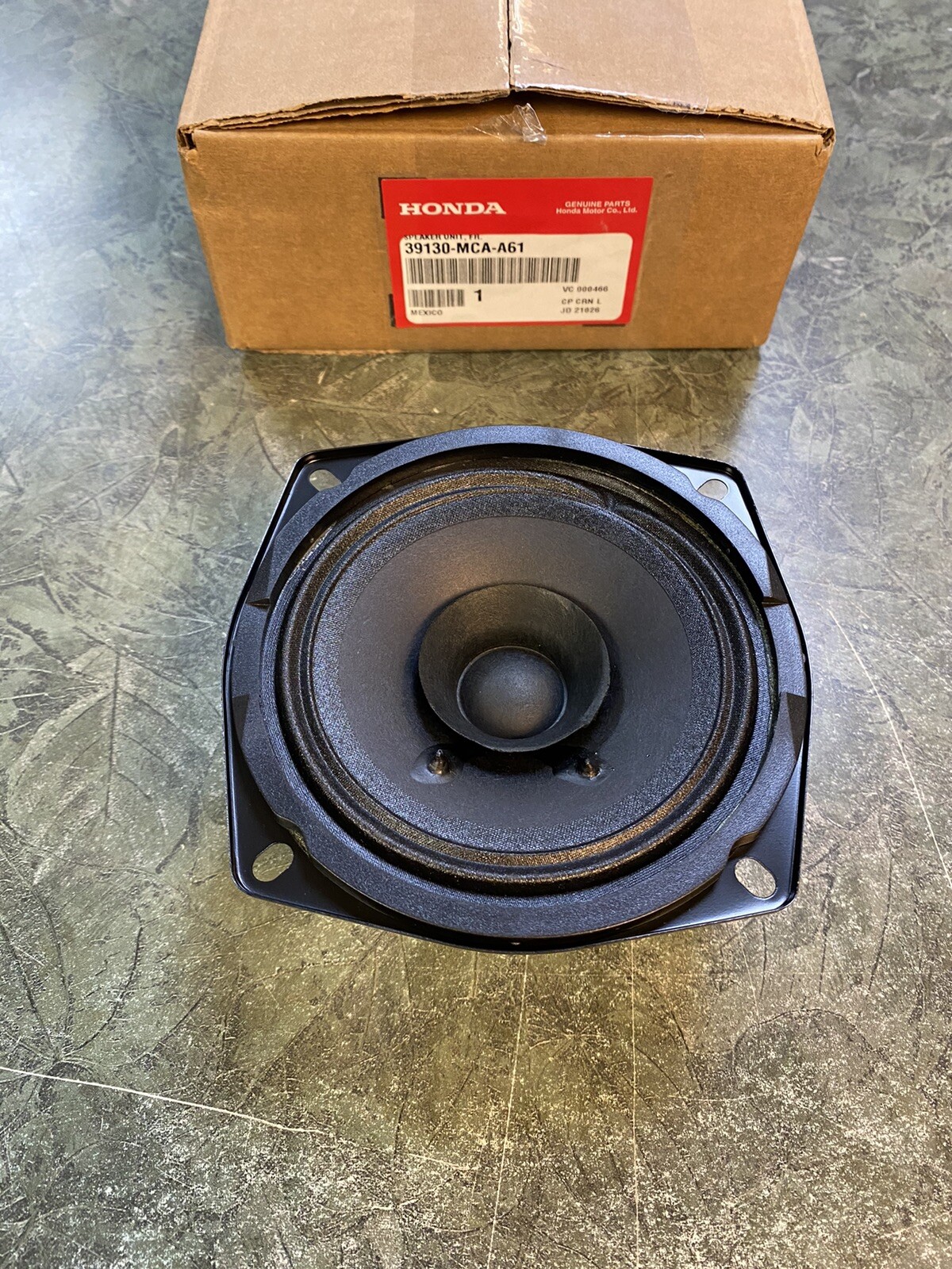 Honda GL1500/A/SE/I  GL1500CF Gold Wing Valkyrie Front Speaker OEM 39130-MCA-A61