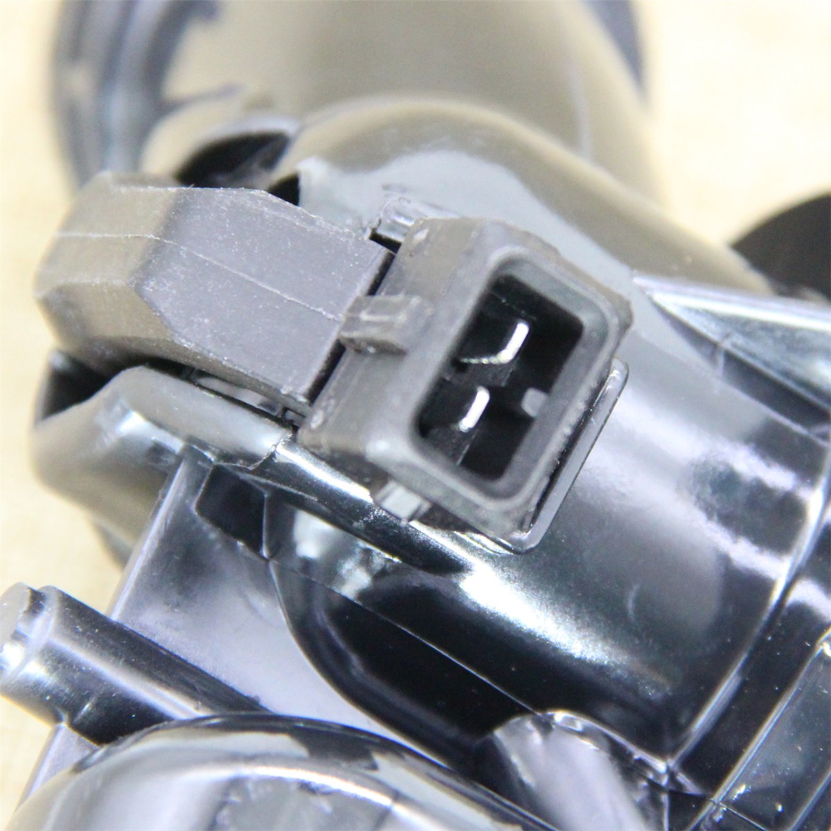 BRAND Thermostat Housing Assembly 11537509227 for BMW 99-06 E46 E39 X5 X3 Z3 Z4