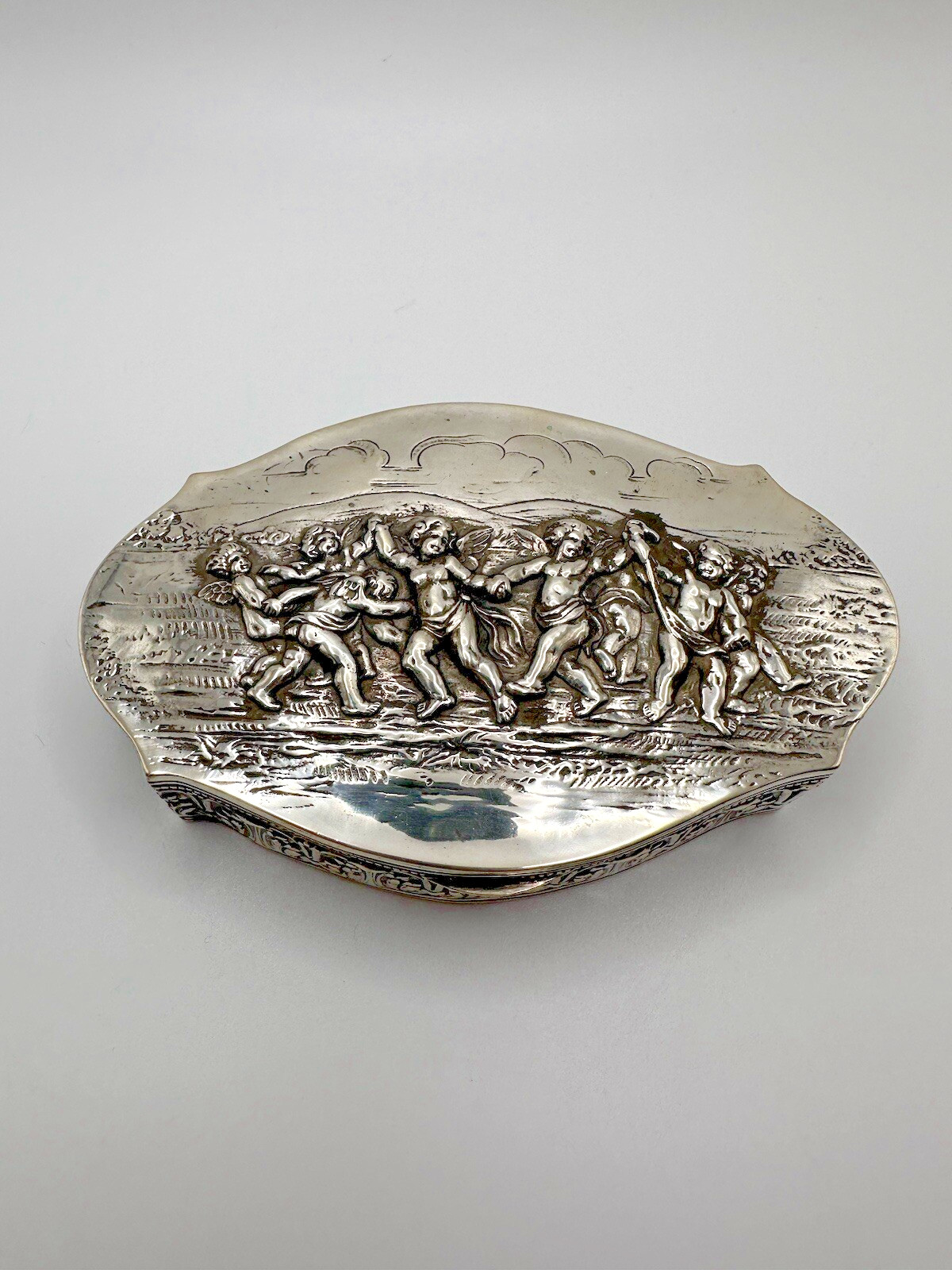 ANT 1600s Augsburg German / Hanau 800 Silver Cherub Repousse Jewelry Casket 157g