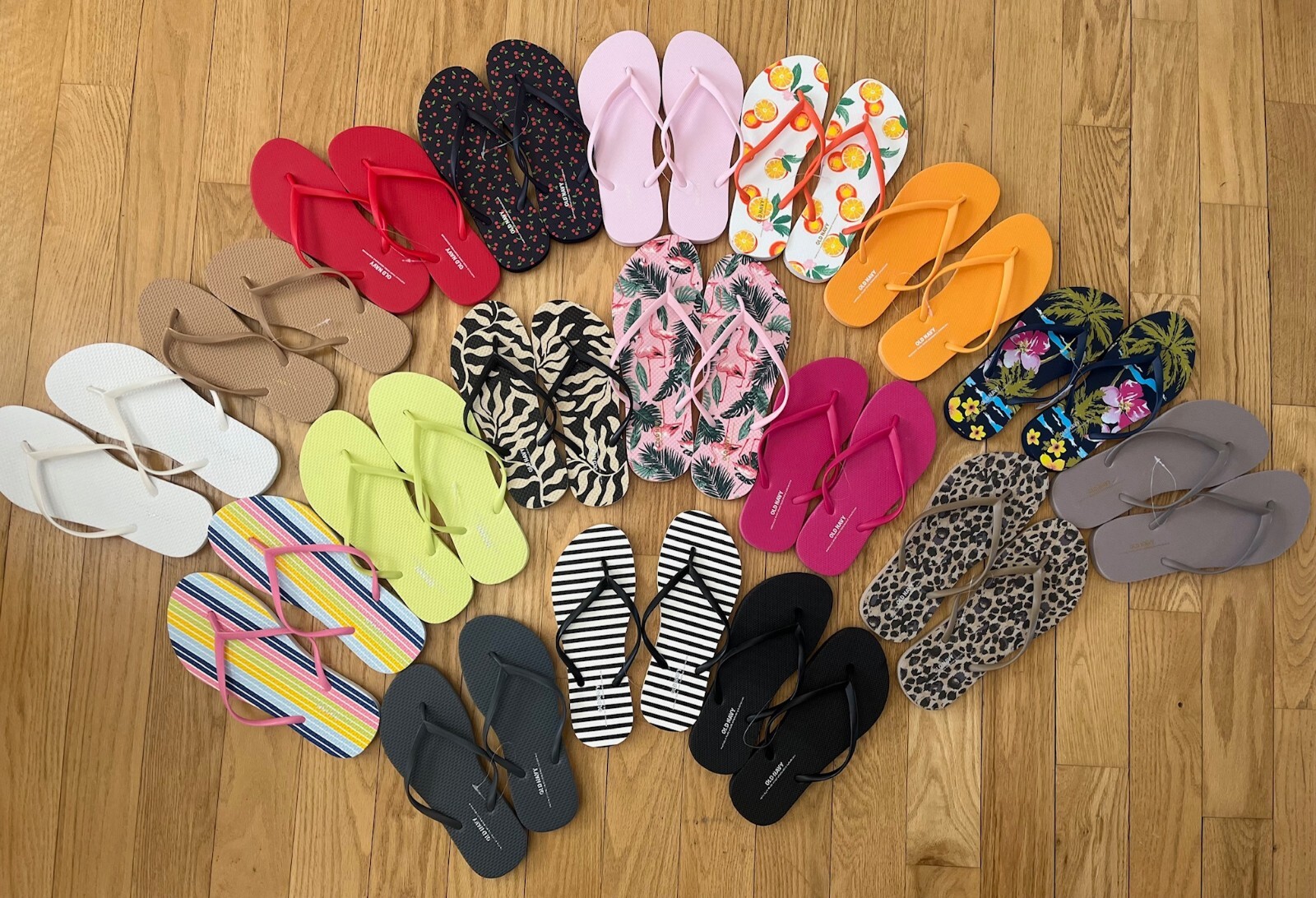 Old Navy Women’s Flip Flops B&W, Red, Stripe, Orange, Gray, Cherry, Pink Sz 6-11