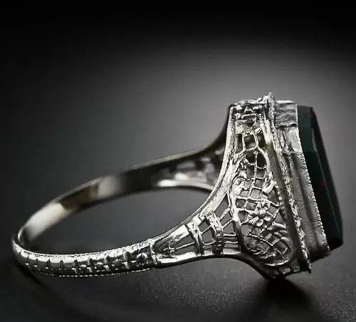 Antique Men’s Sterling Silver Ring with Bloodstone – Art Deco Filigree Design