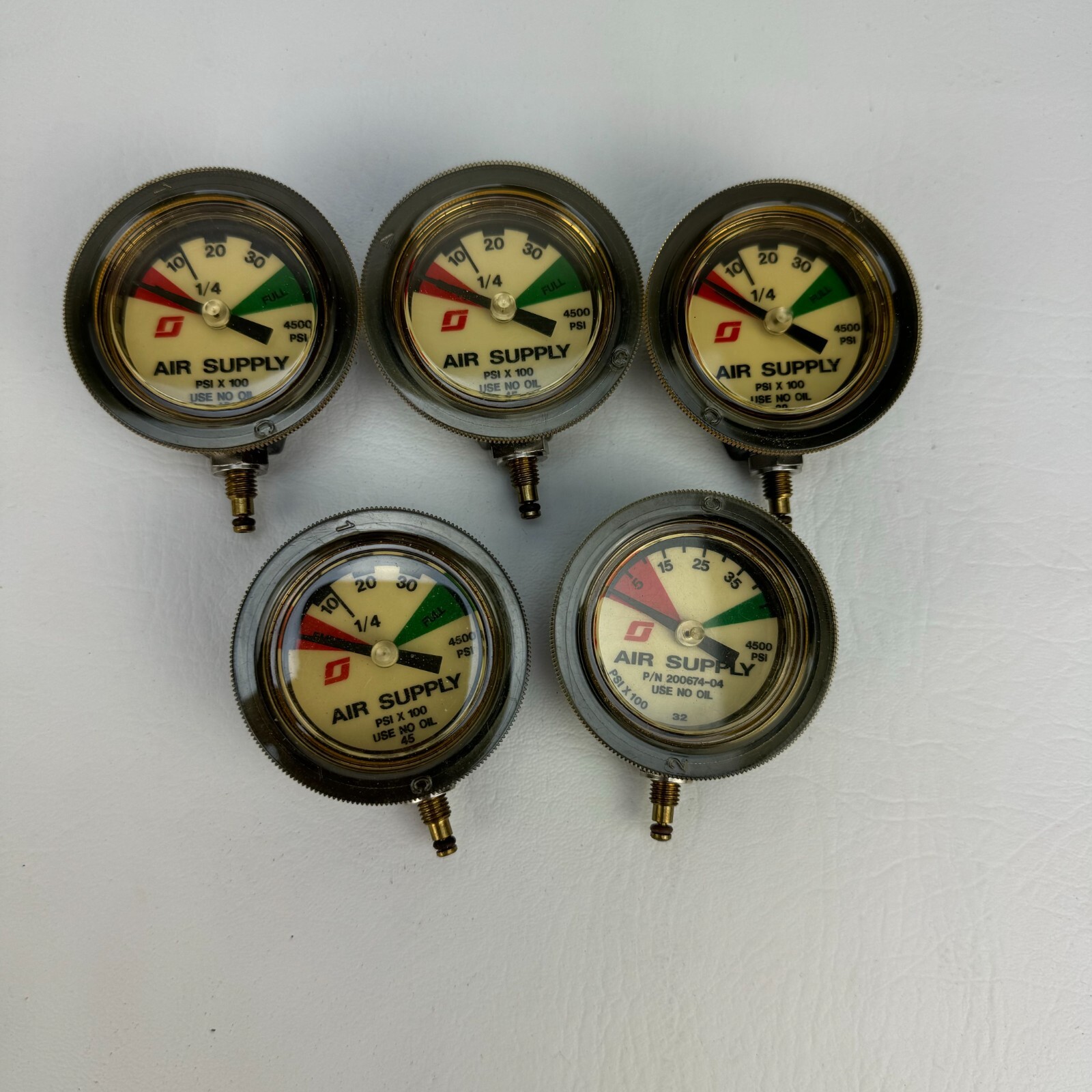Lot of 5 Scott Air Supply PSI Pressure Gauges PSI x 100 Part # 200674-04