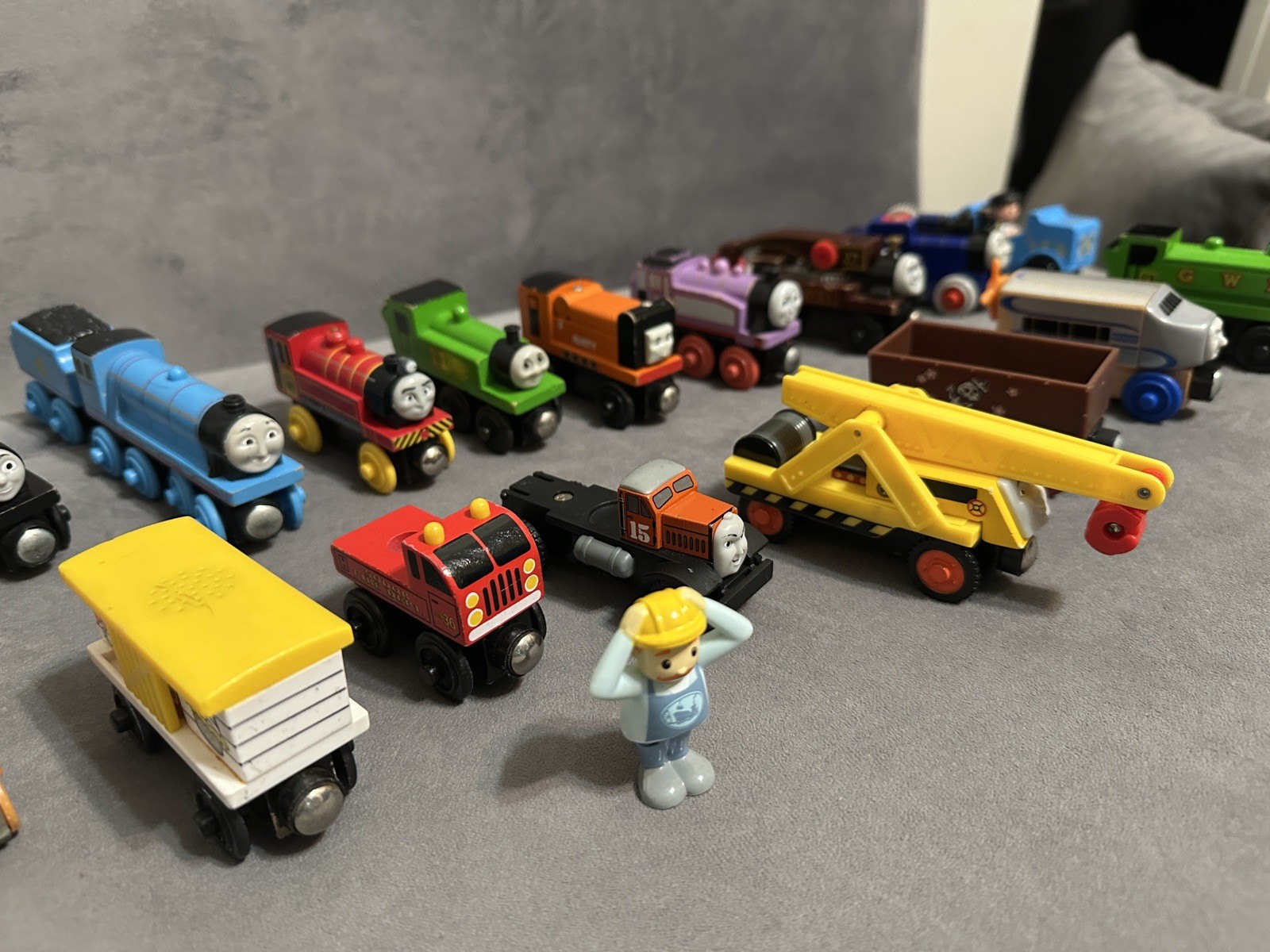 Thomas & Friends Wooden Railway Magnetic Train Lot of 40 Rare HTF