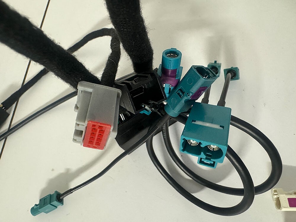 19-24 RAM 5 / 7 / 8.4" RADIO TO 12" UCONNECT 5 RADIO UPGRADE WIRING HARNESS KIT