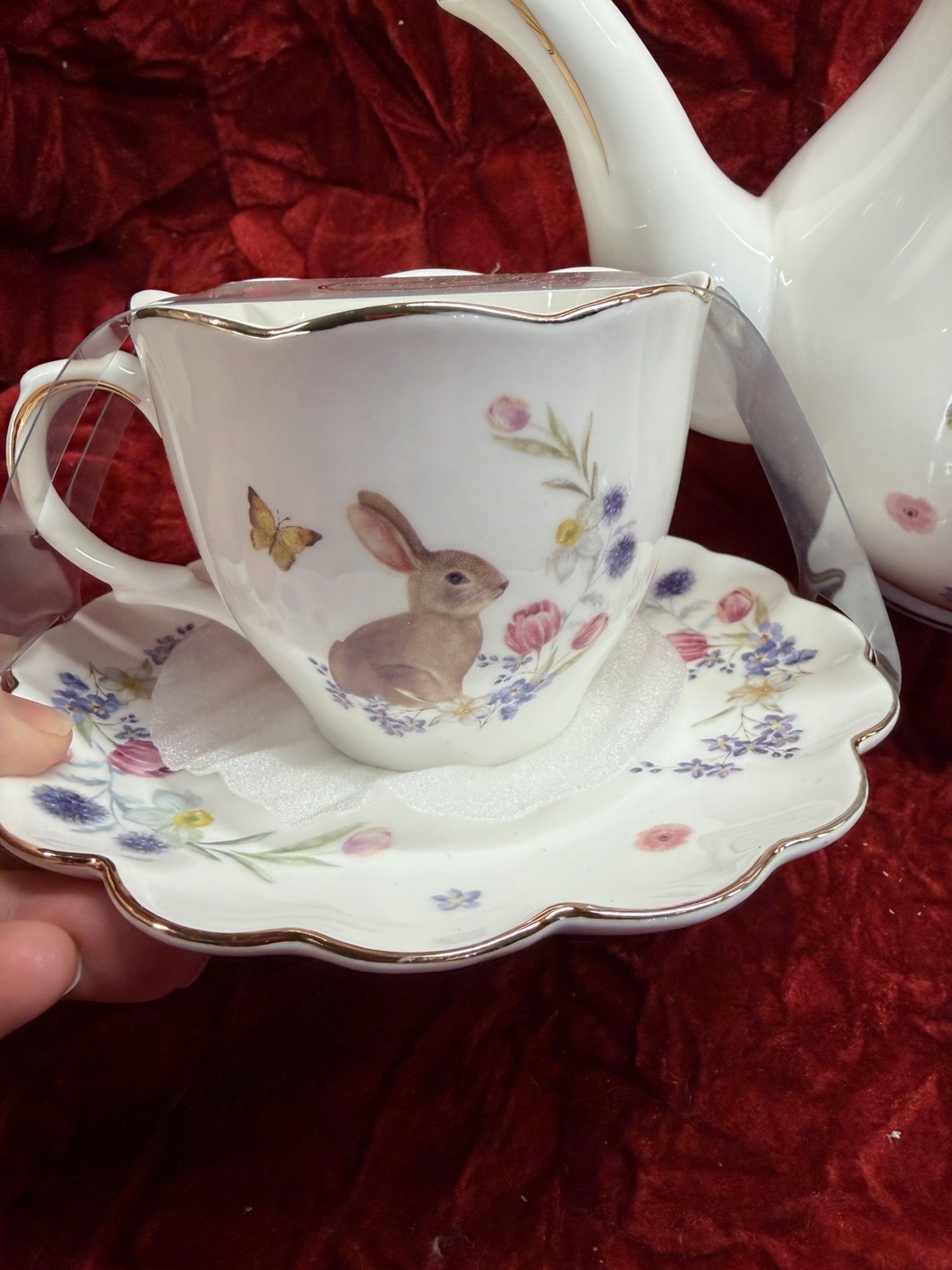 Grace Teaware Fine Porcelain Teapot 36oz Easter Bunny W/2 Cups & Saucers NEW