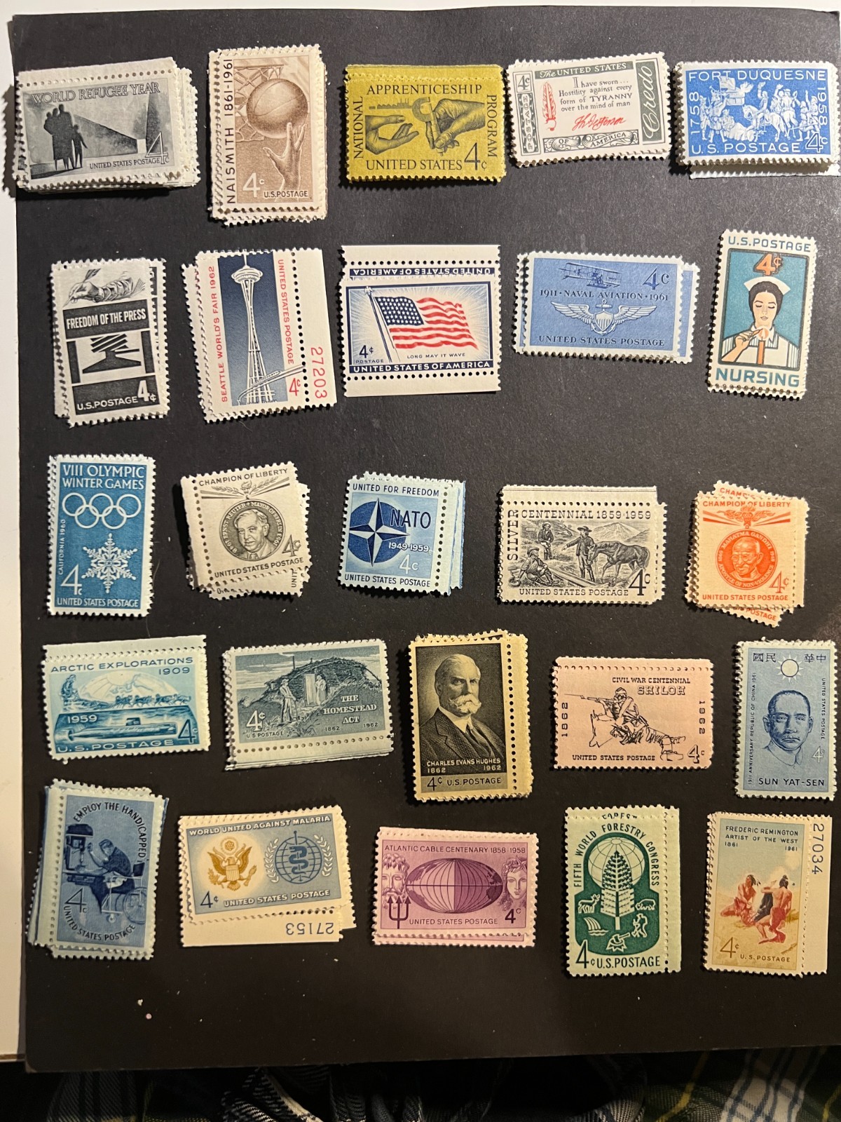 25 Unused 4¢ US Vintage Postage Stamps | NO DUPLICATES | MNH | FREE SHIPPING!