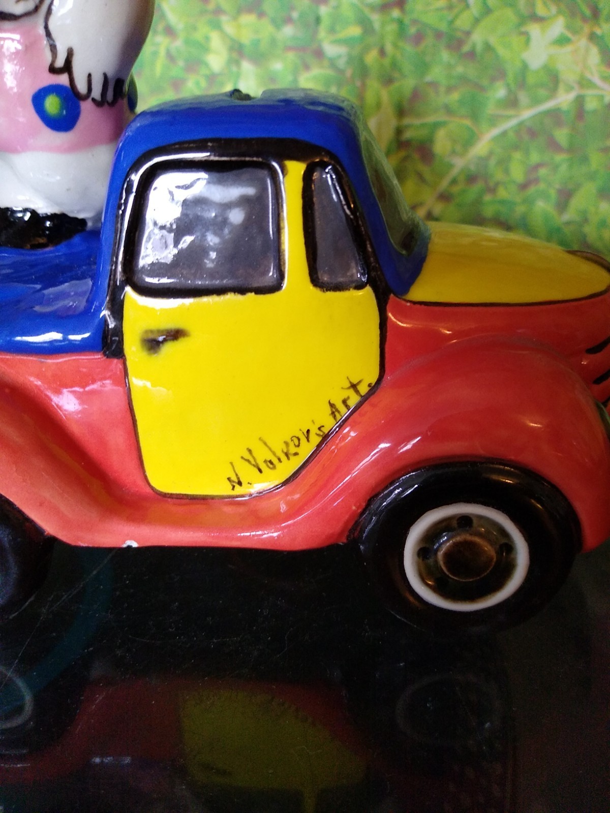 Noi Volkov Jewish Art – Ceramic Sculpture Piggy Bank 2 Partying In A Pickup