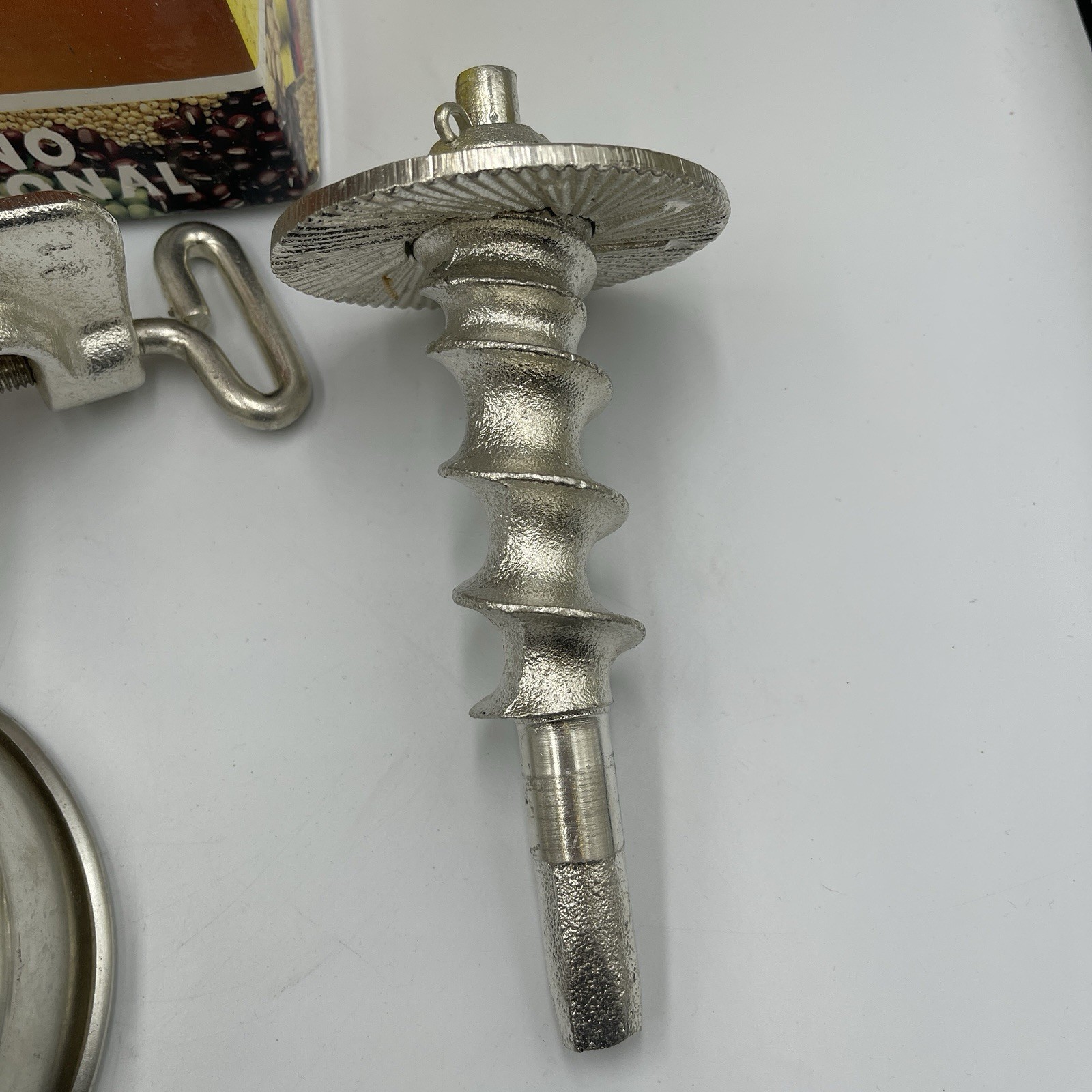 Landers Corona Traditional Corn Mill Grinder Molino Tradicional