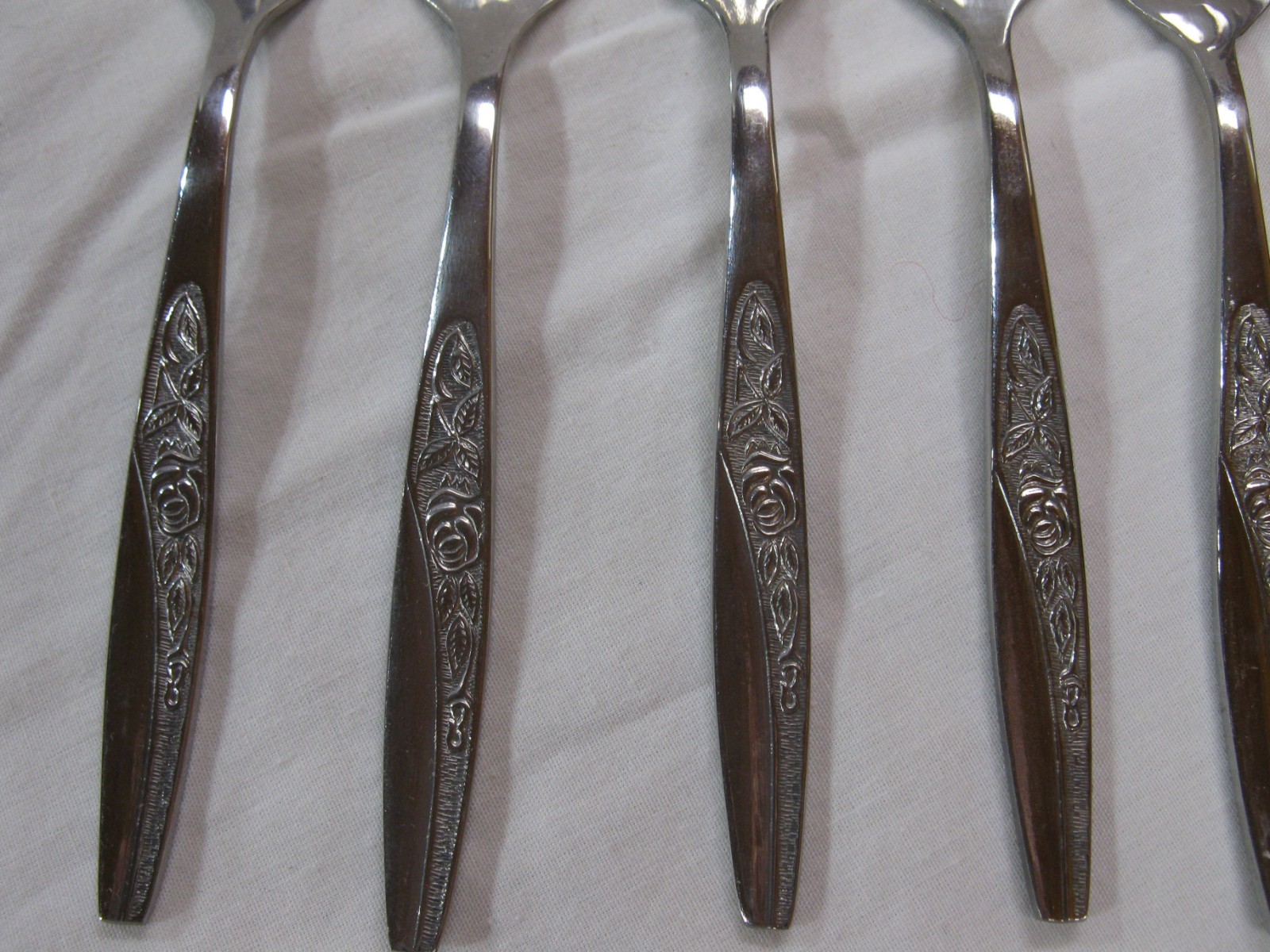 Salad / Dessert Fork Set of 9 Stainless Steel Korea Retro Rose Flower Pattern