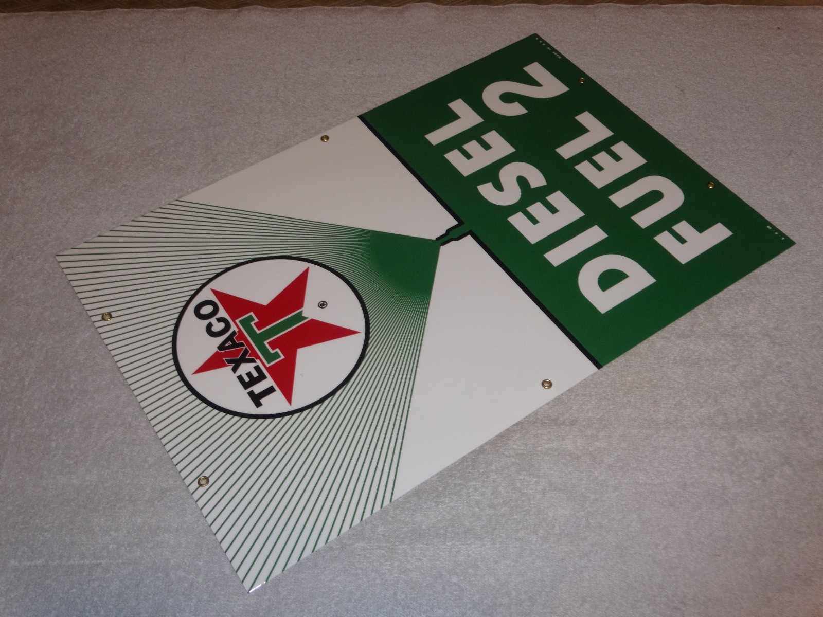 VINTAGE TEXACO DIESEL FUEL 2 GREEN SPRAYER 18" PORCELAIN METAL GASOLINE OIL SIGN