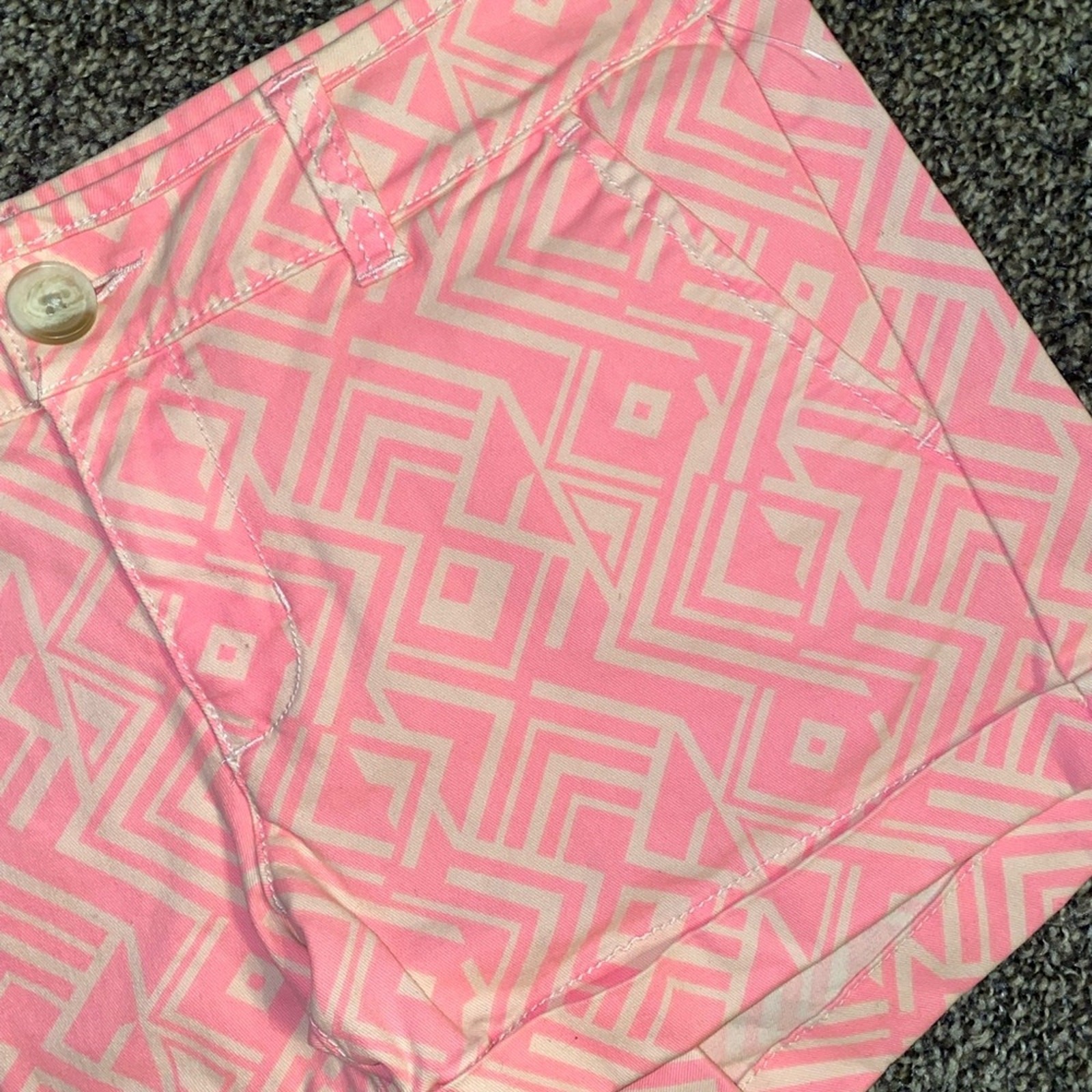 ⭐️ American Eagle women’s midi shorts size 4