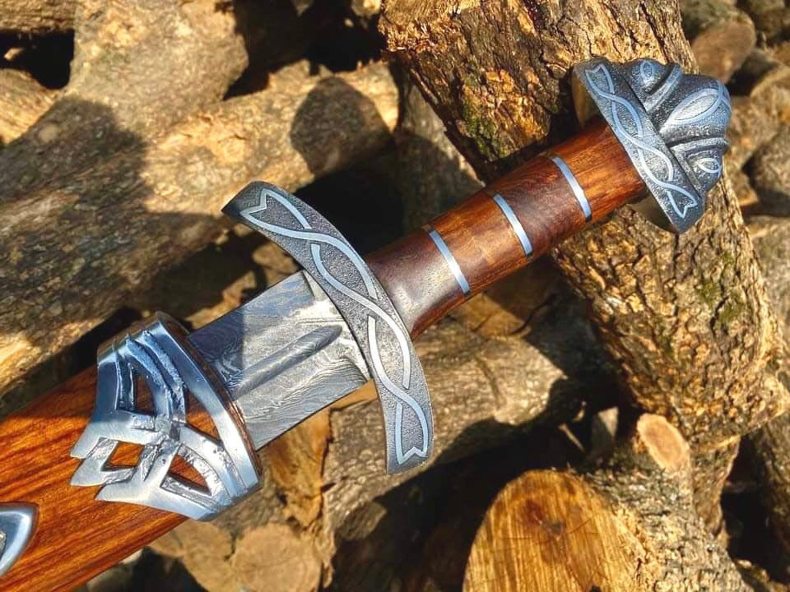 Handmade Forged Damascus Steel Viking Sword Sharp Blade Battle Ready + Scabbard