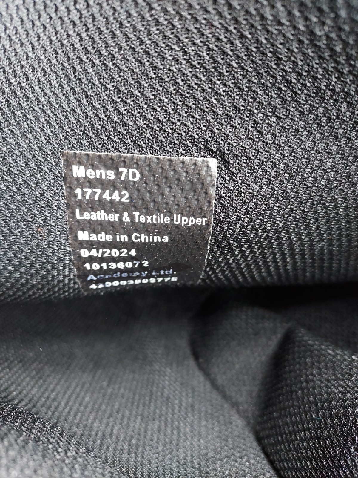 Magellan Outdoors Men's Sz 7D Snake Shield Armor 3.0 Realtree Edge APX (K4-D5)