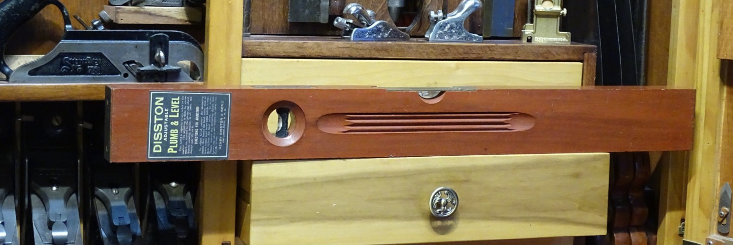 Disston 28" Plumb and Level No. 16 Adjustable, Original Finish, Paper Label