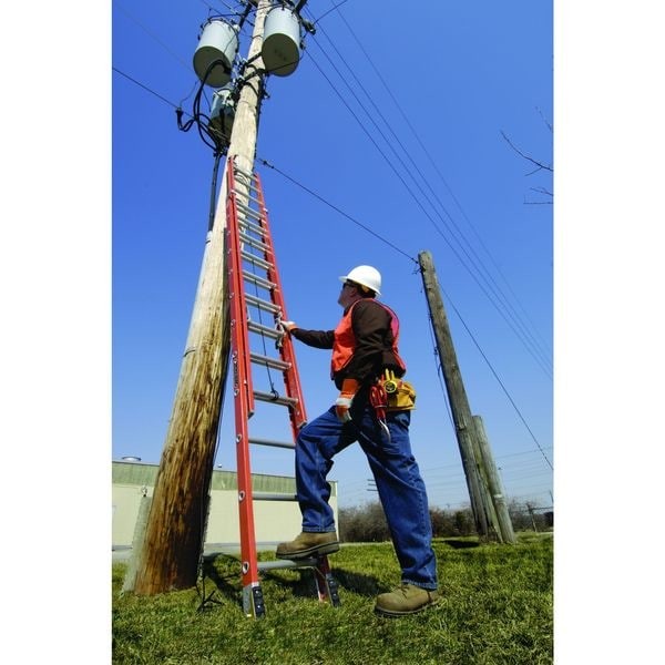 Louisville Fe3240 Fiberglass Extension Ladder, 300 Lb. Load Capacity