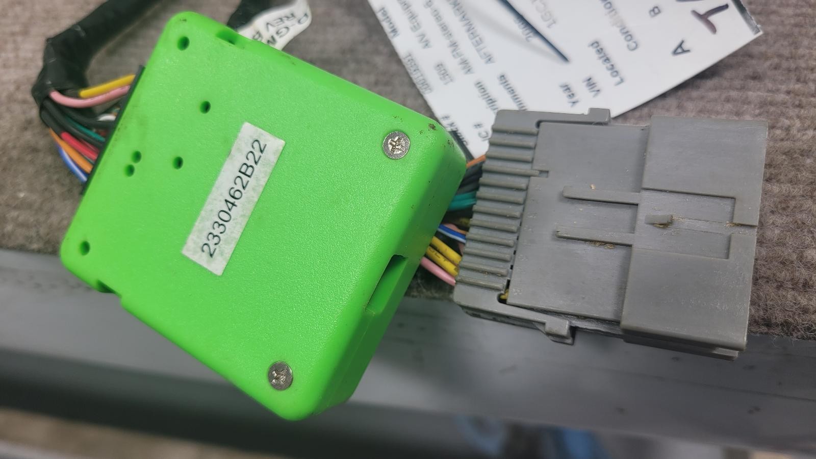 2005 Chevrolet Aftermarket BOSS A/V Equipment AM-FM Stereo 6 disc CD