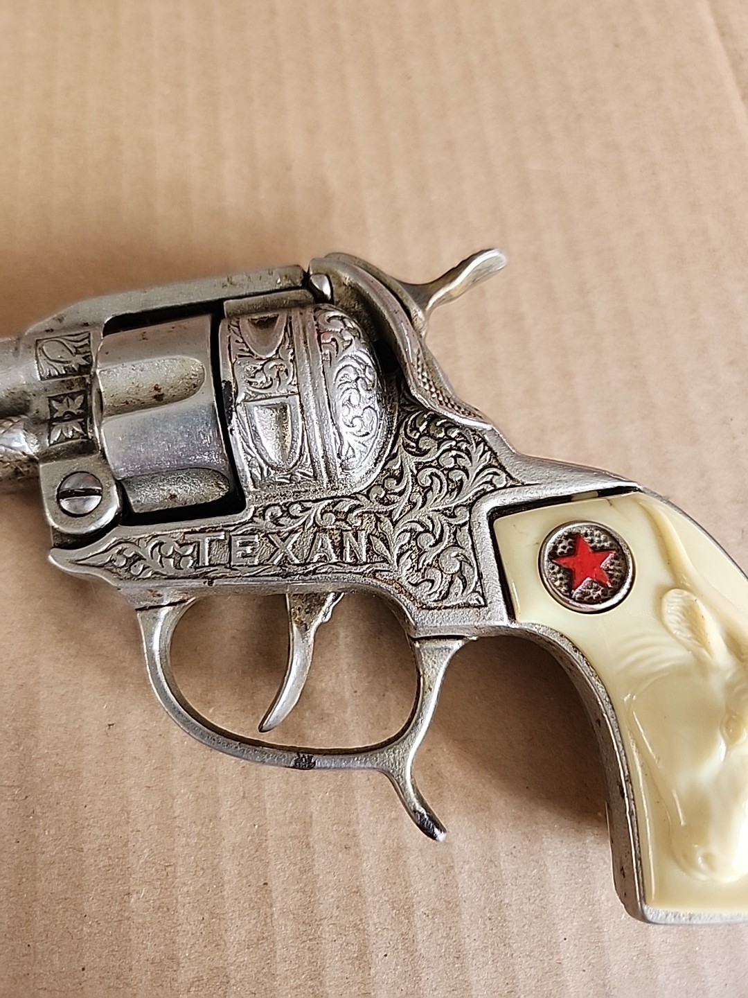 Vintage Hubley Texan 50 Shot Repeating Pistol Cap Replica TOY Gun Longhorn Grip