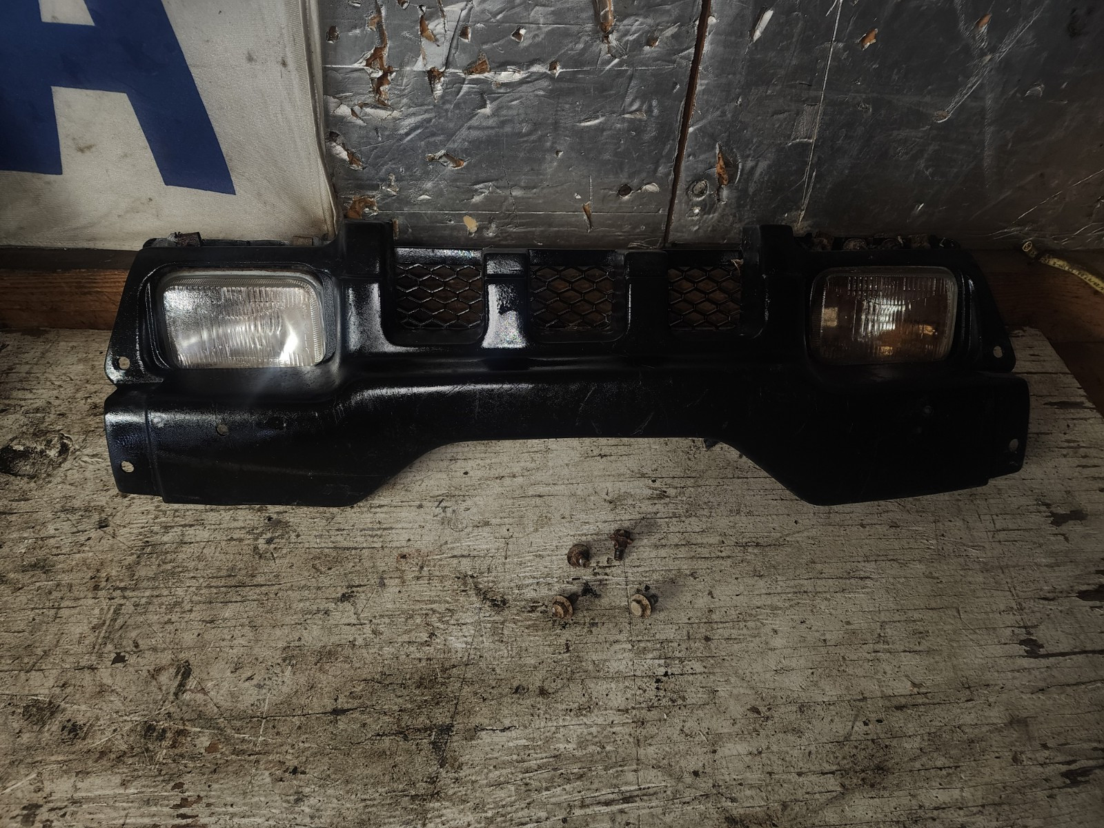 Plastic Headlight Surround Casing Bezel 1999 Honda Foreman 400 4x4 3041A