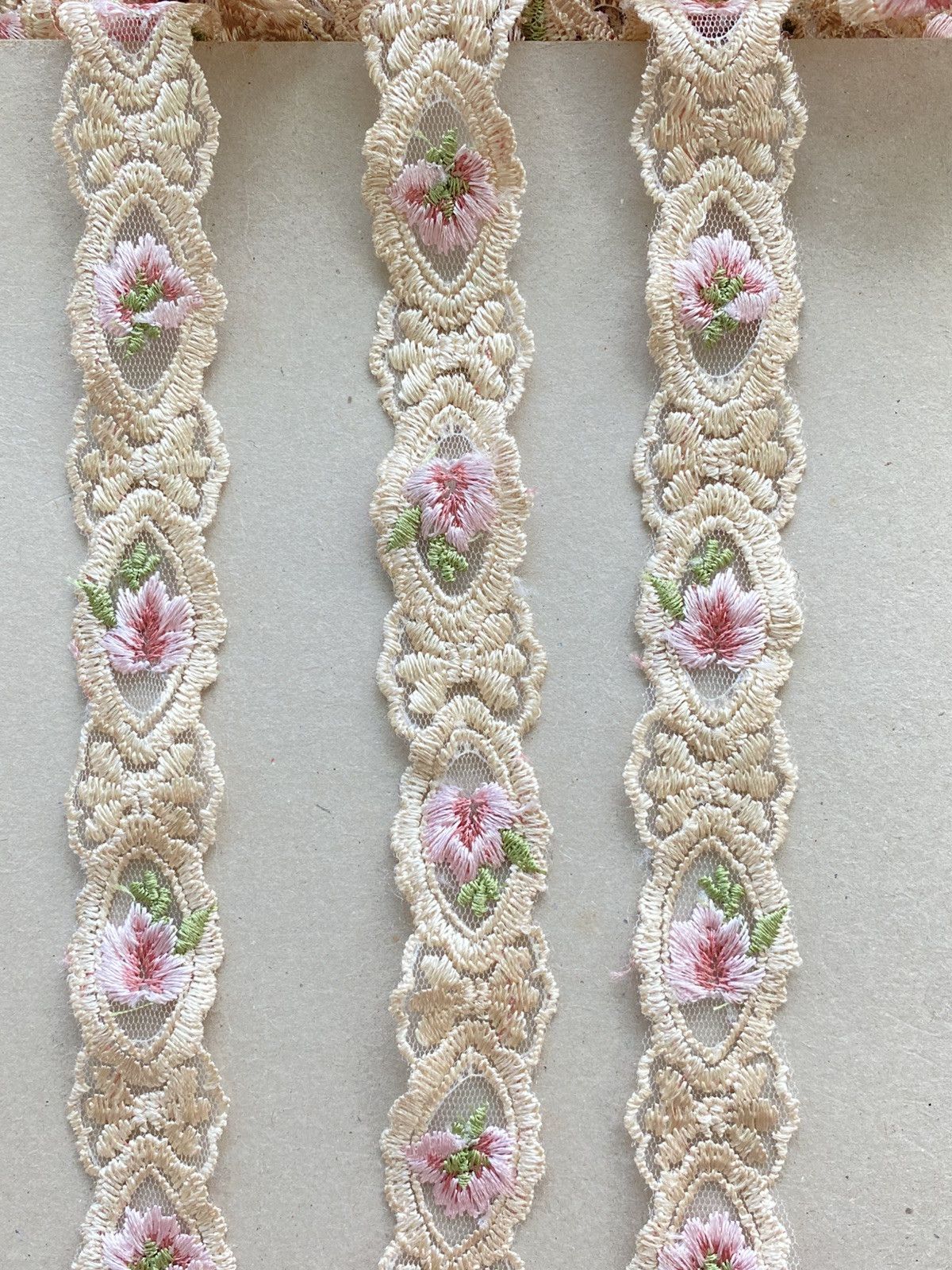 2 Yards Multicolor Floral Embroidered Border Trim/Sewing/Crafts/Bridal/1" Wide