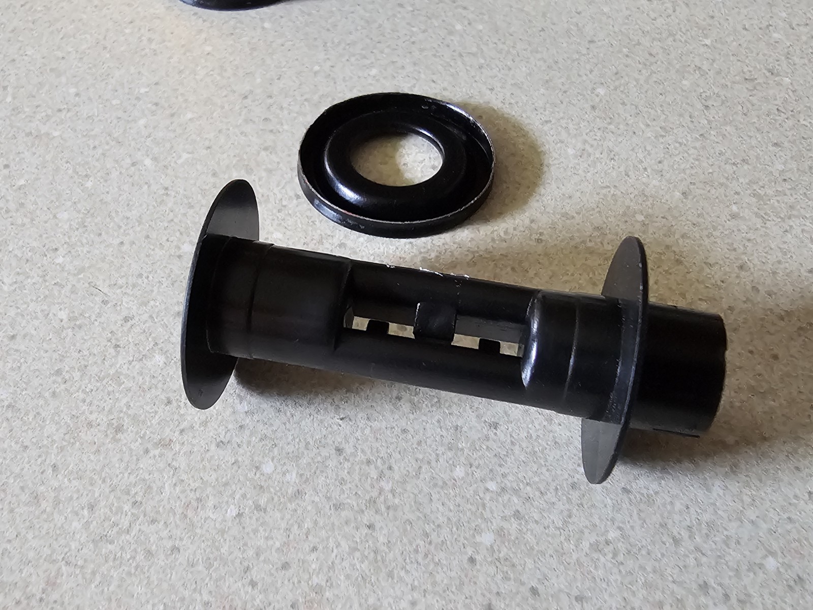 **NEW** 35mm Kalt Brand Reloadable Film Cassette Metal Snap Cap - New Old Stock