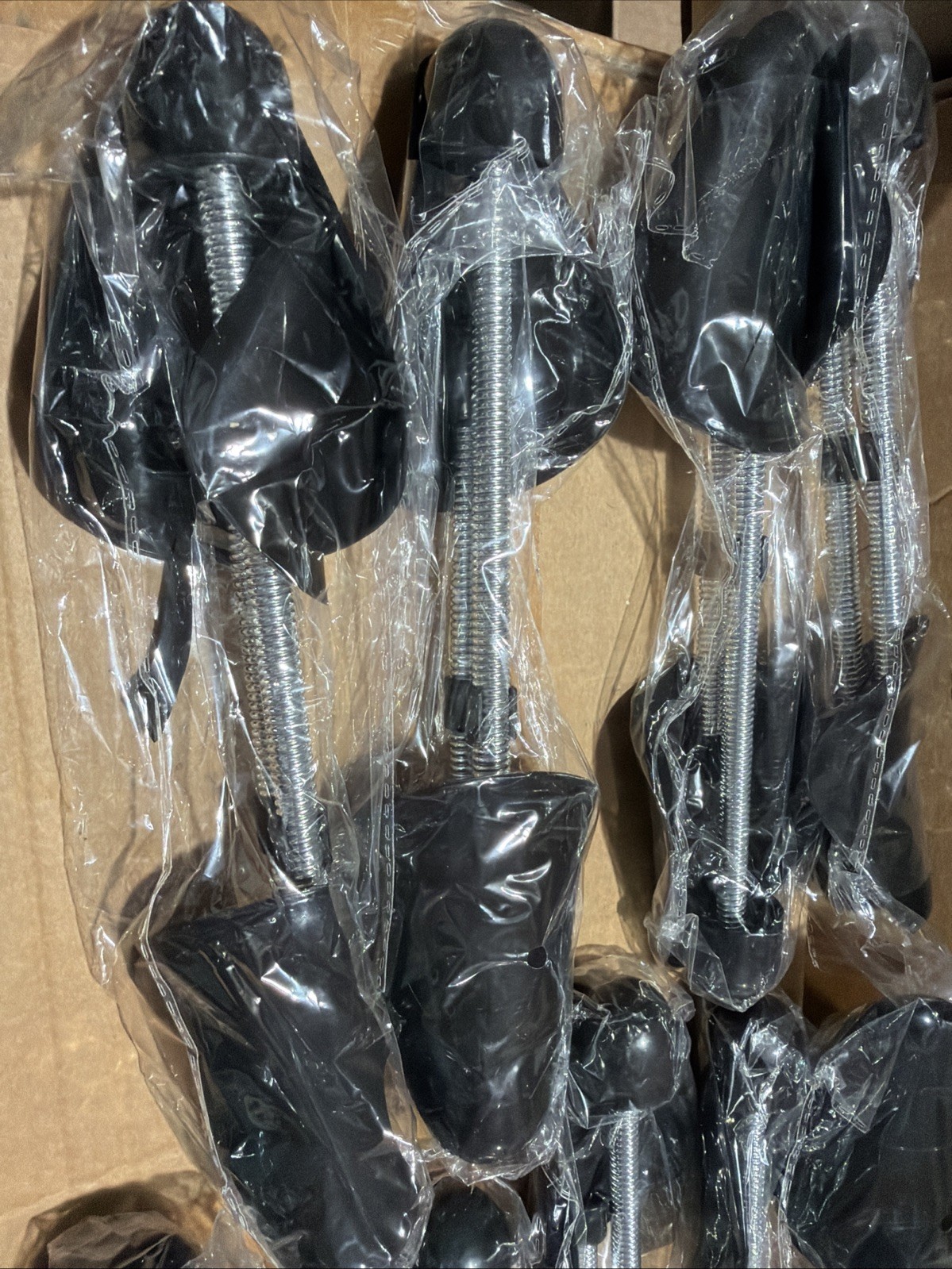 Lot Of 20 Metal/plastic Shoe Trees New In Package