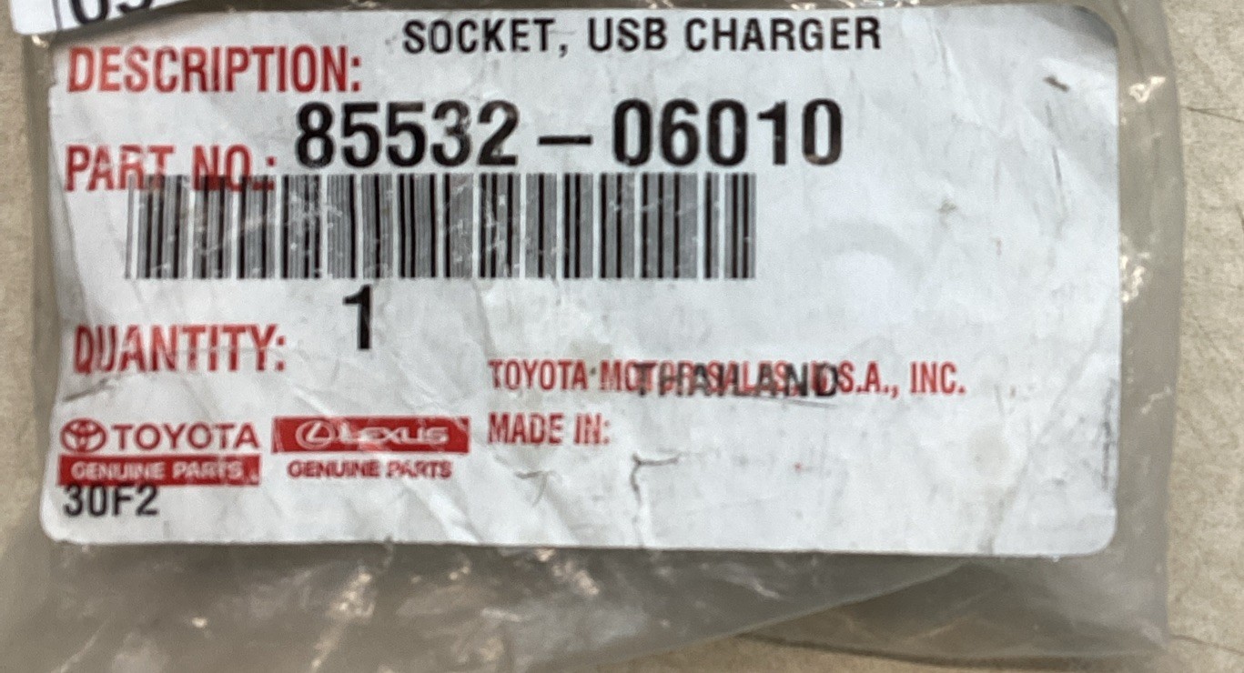 TOYOTA 2018-2021 TUNDRA TACOMA CENTER CONSOLE DUAL USB PORT CHARGER 8553206010