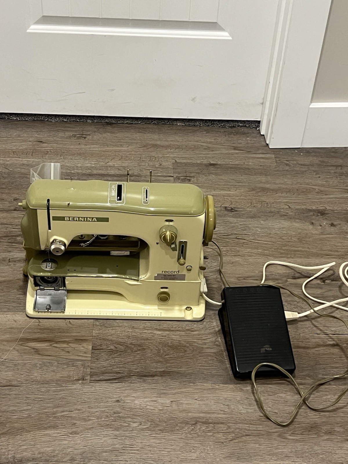 Vintage Bernina 530-2 Sewing Machine W/ Foot Pedal