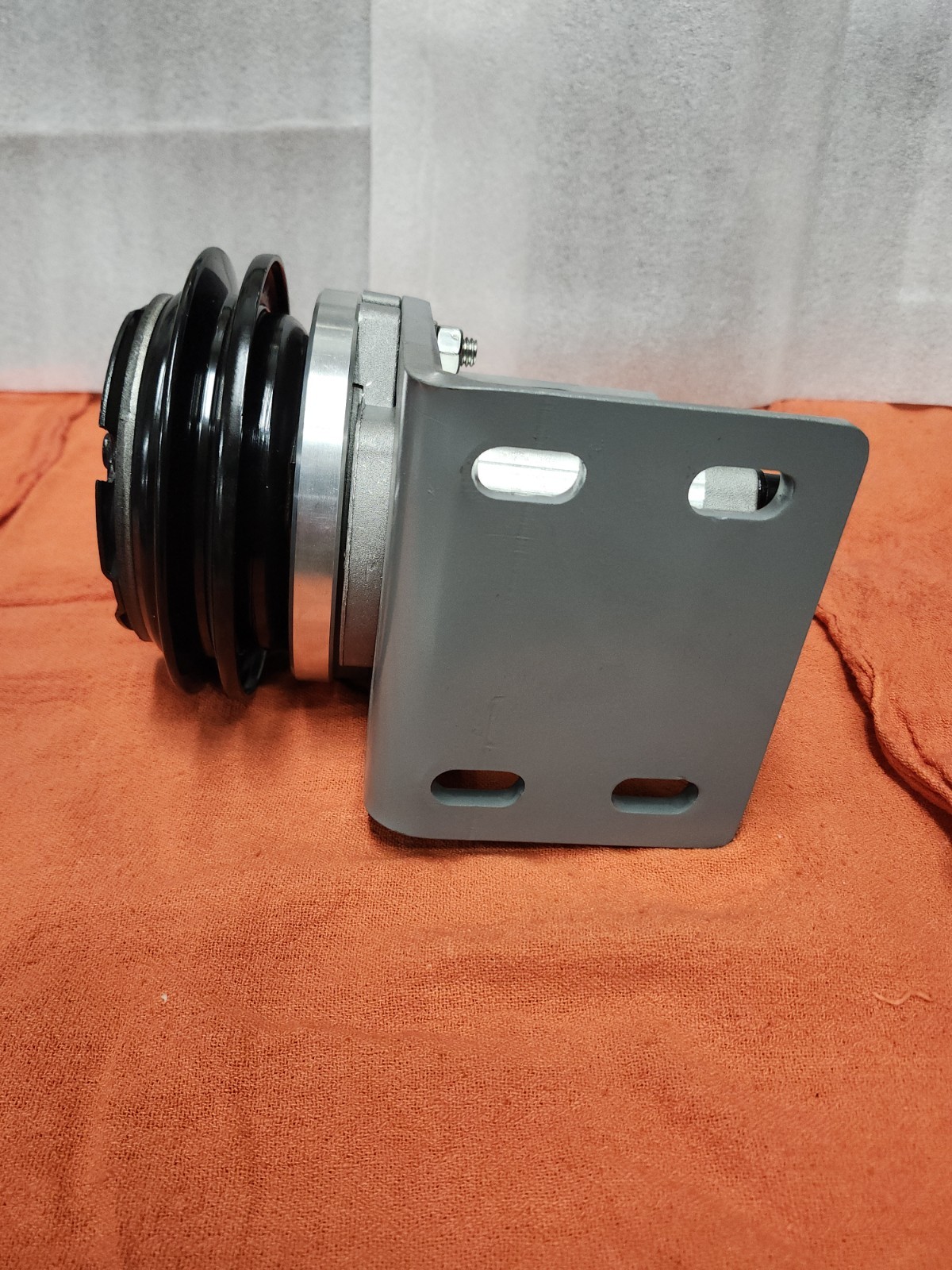 Hydraulic clutch pump electric salt spreader snowplow 12v coil Single V belt.