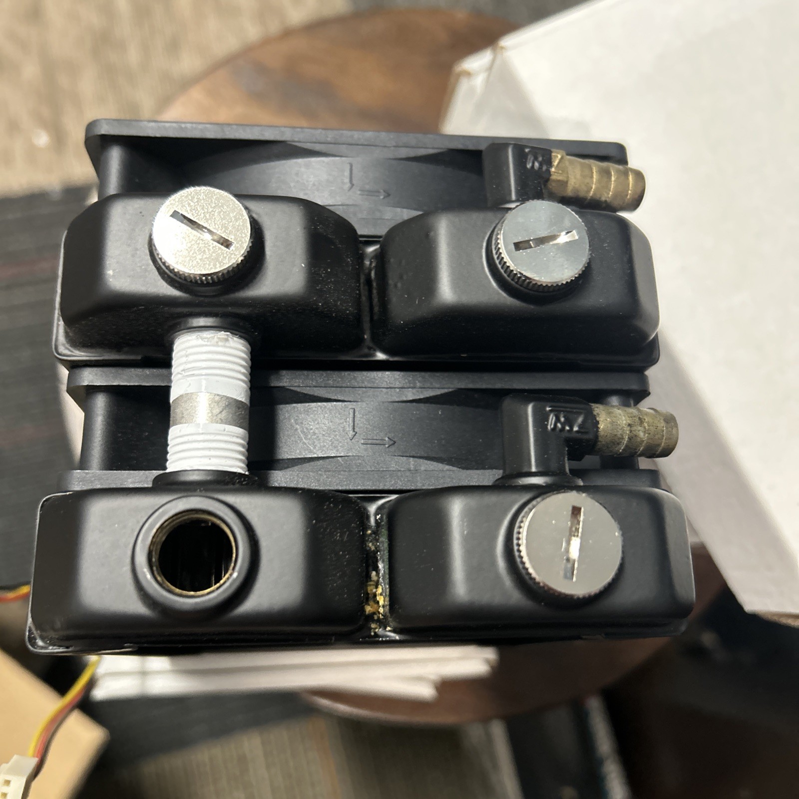 Compact 8 Pipe Aluminum Water Cooling Radiator w/ High Speed Fan Black 1747276