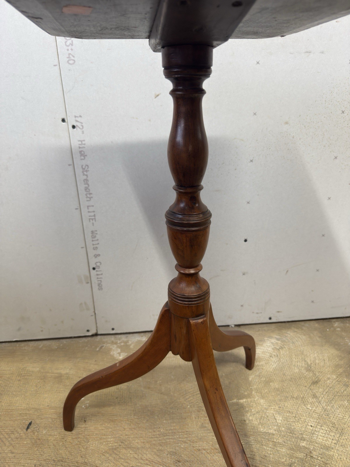 Antique New England maple federal cherry candle stand 1810 spider legs