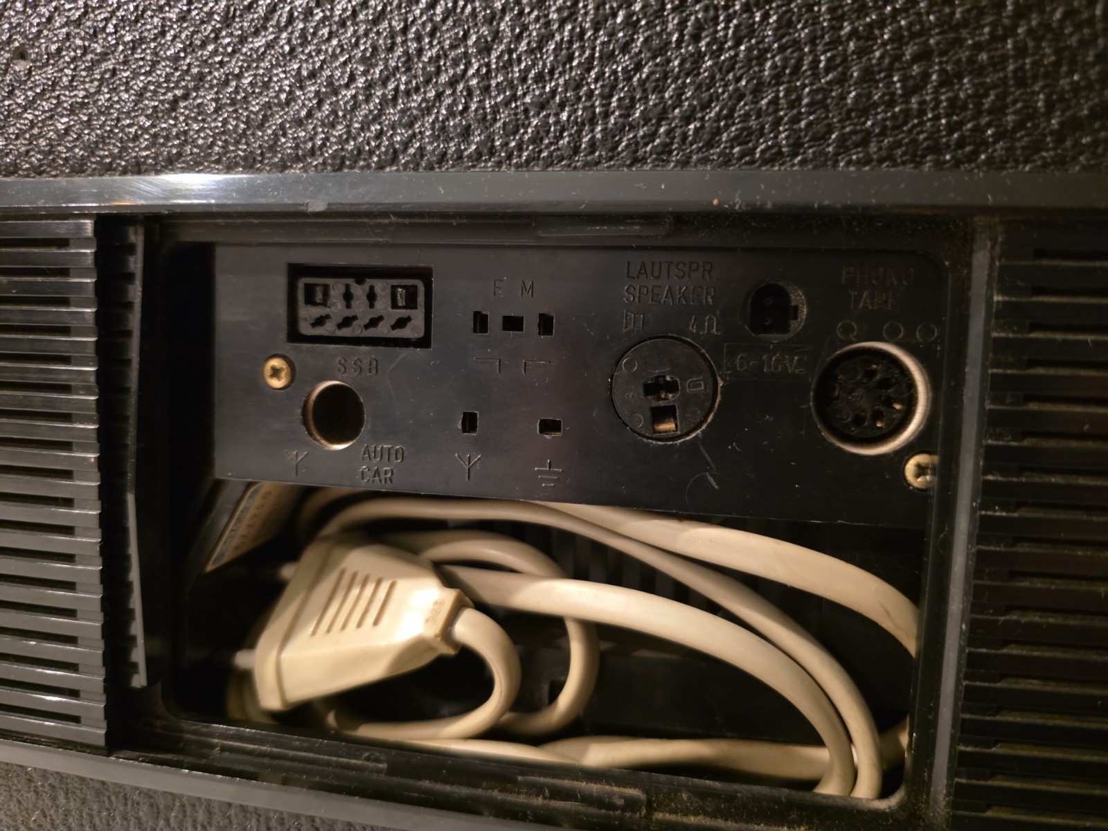 WORLD RECEIVER GRUNDIG SATELLIT 1000, new BELT