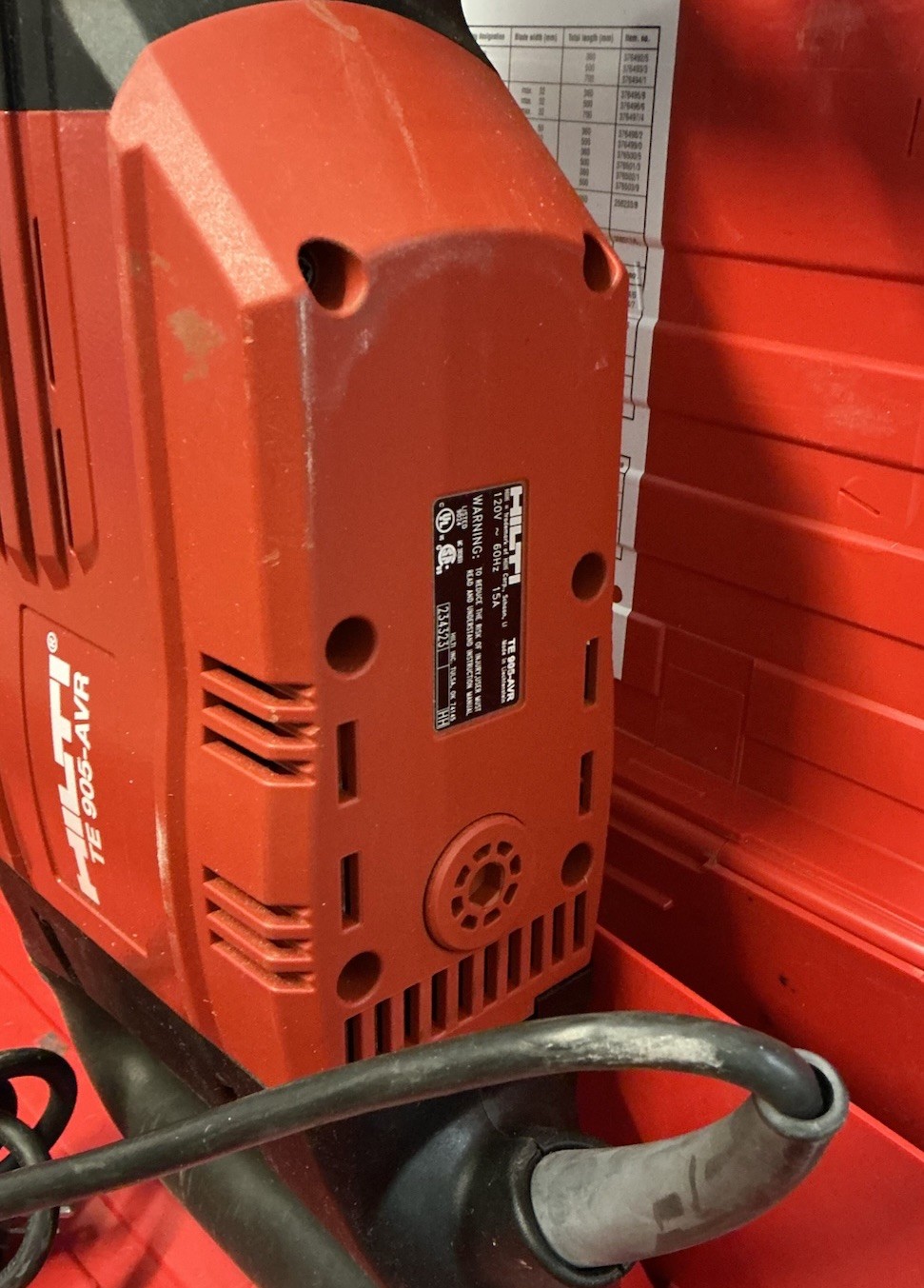 HILTI TE 905-AVR Demolition Hammer/Concrete Breaker w/ Case