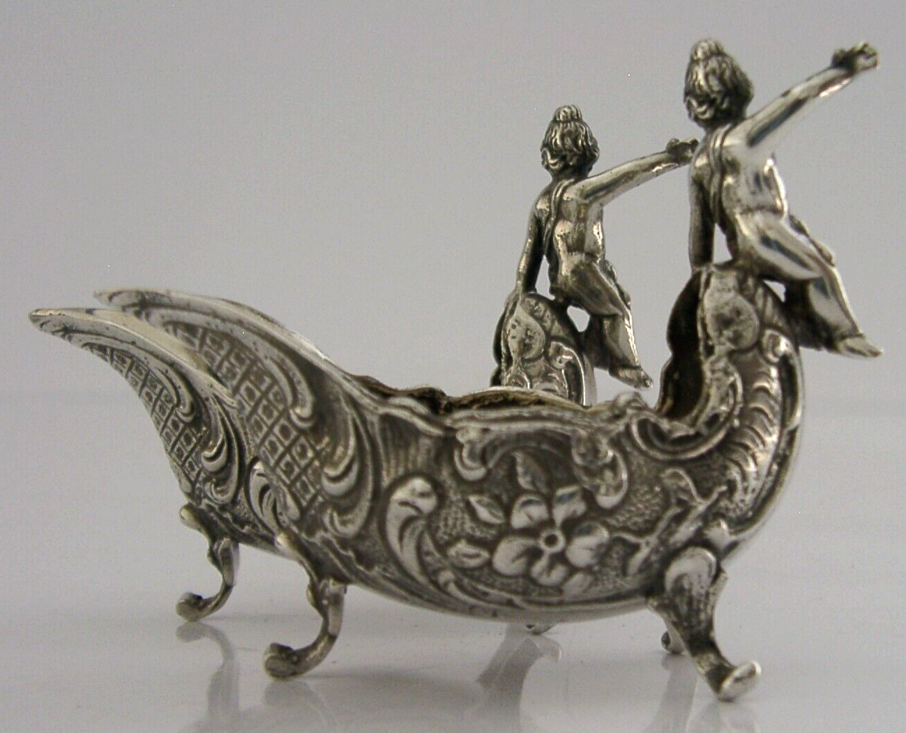 SUPERB CAST HANAU SOLID STERLING SILVER CHERUBS SALT CELLARS c1900 ANTIQUE