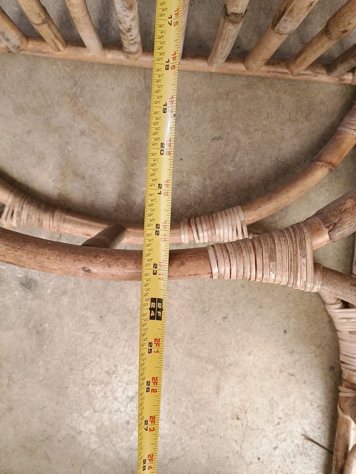 Vtg Mid Century Bamboo Shelf Unit Freestanding Circular Bookcase Etagere 35"x23"