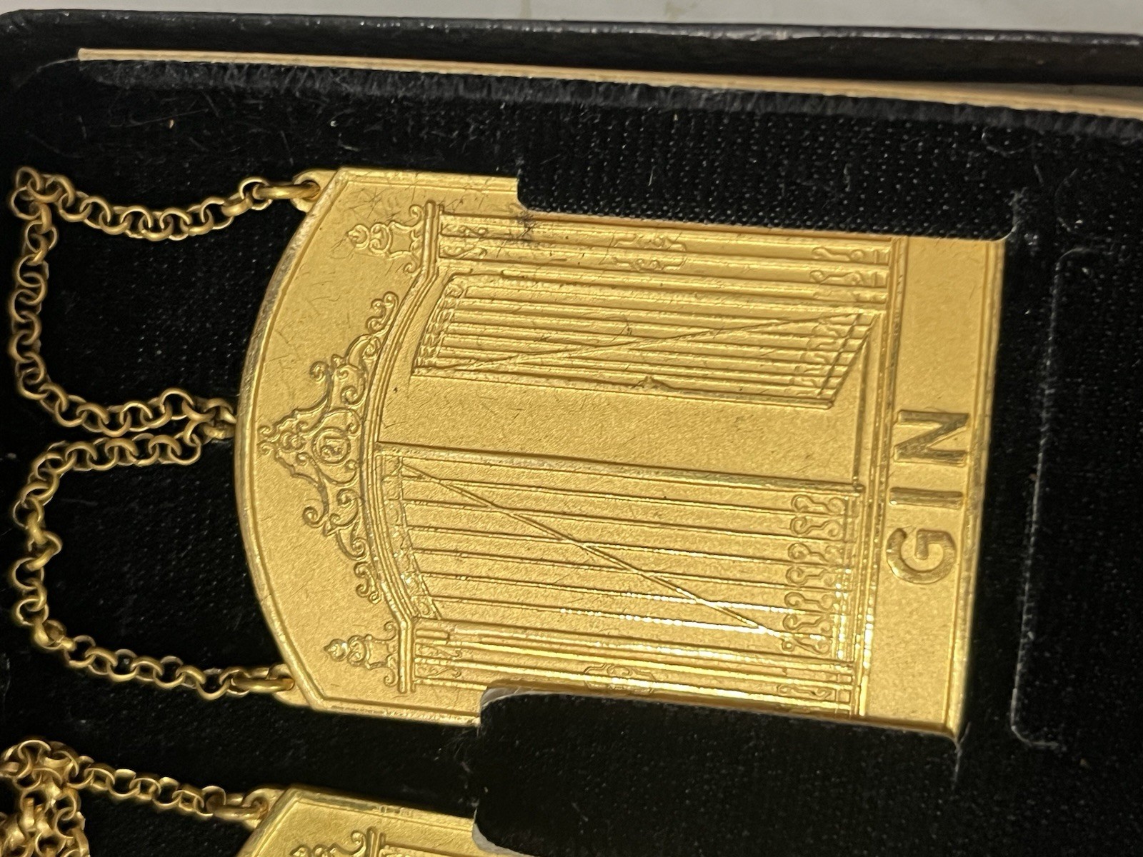 The "21" Club New York NYC Restaurant Gilt Bronze 3 Set Decanter Tags New In Box