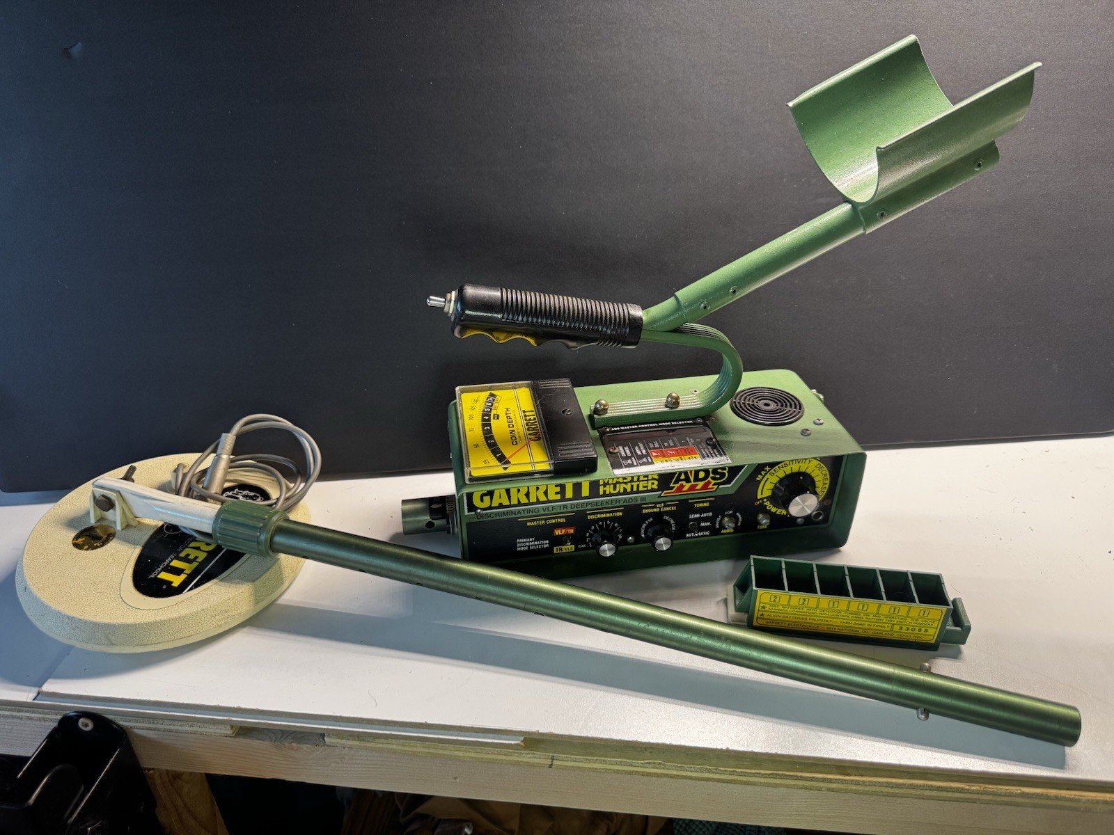 GARRETT METAL DETECTORS MASTER HUNTER ADS III  Well Cared For