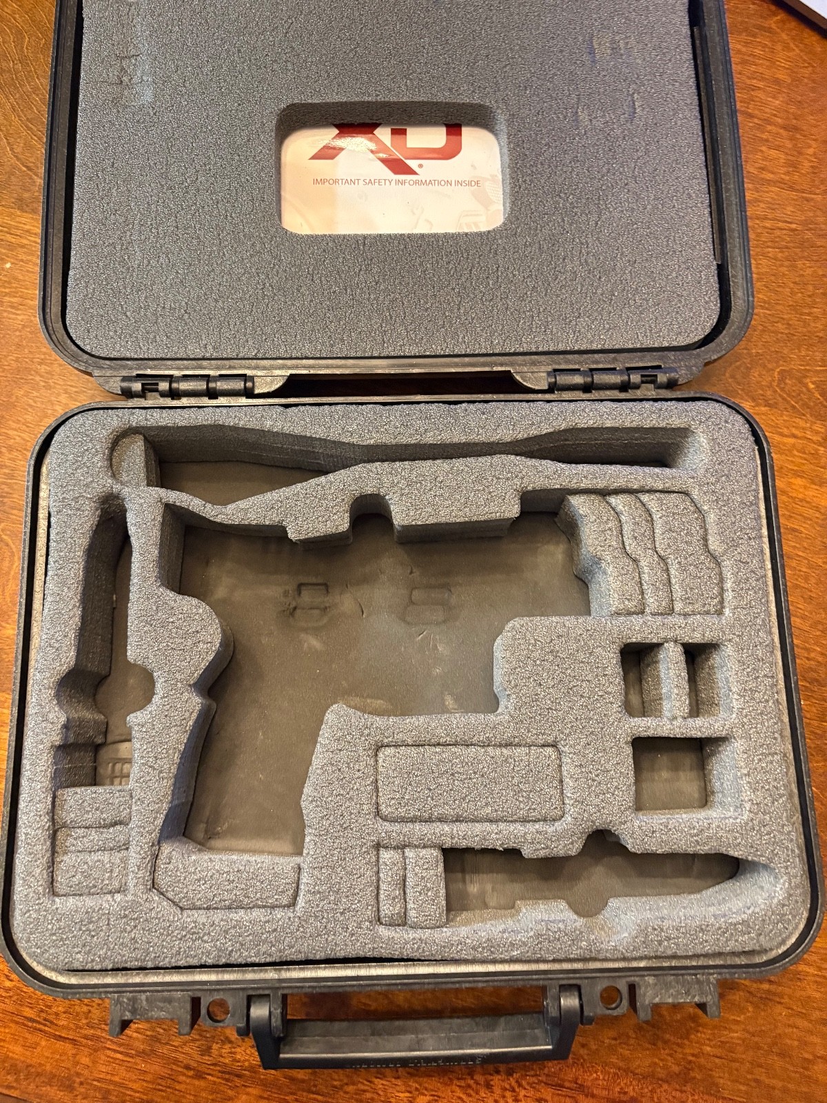 Springfield XDS9/XDS/40/XDS Black Pistol & 2 Magazine OEM Hard Lockable Gun Case